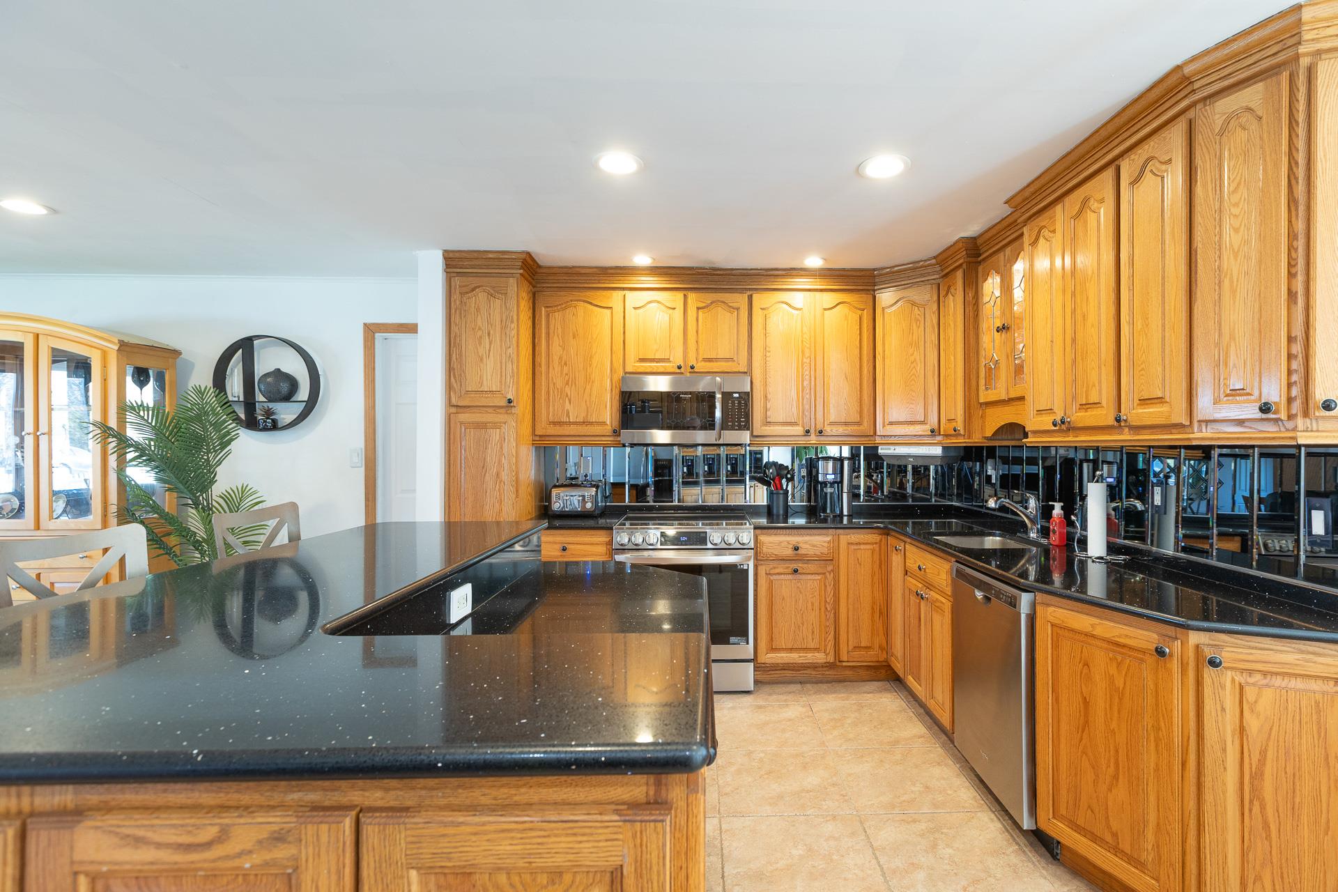 84 Riverside Avenue Property Photo 8