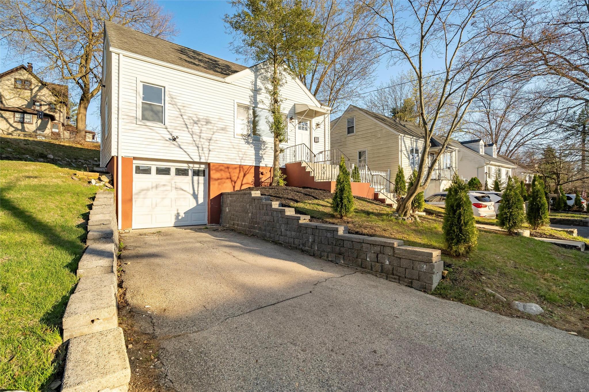 8 S Hillside Avenue Property Photo
