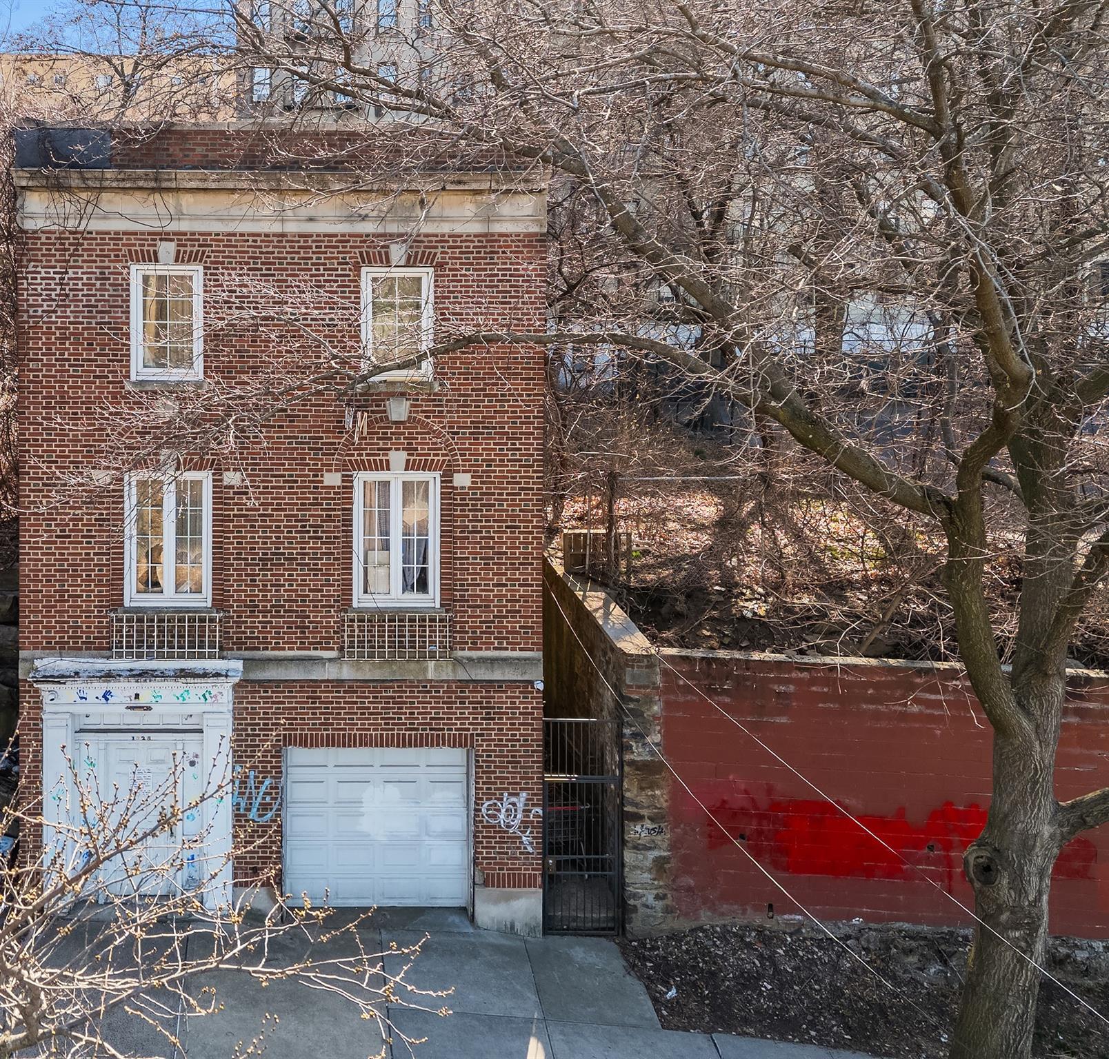 1328 University Avenue Property Photo