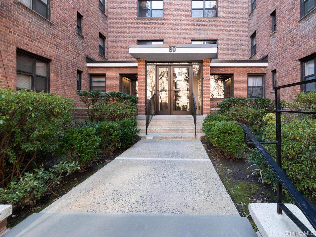 60 White Oak Street 2-h Property Photo 1