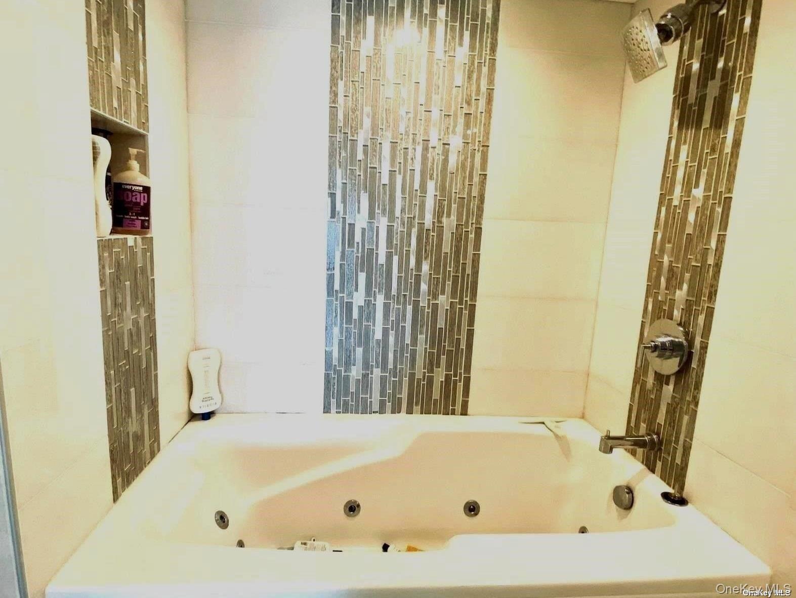 170 W Broadway 4e Property Photo 13