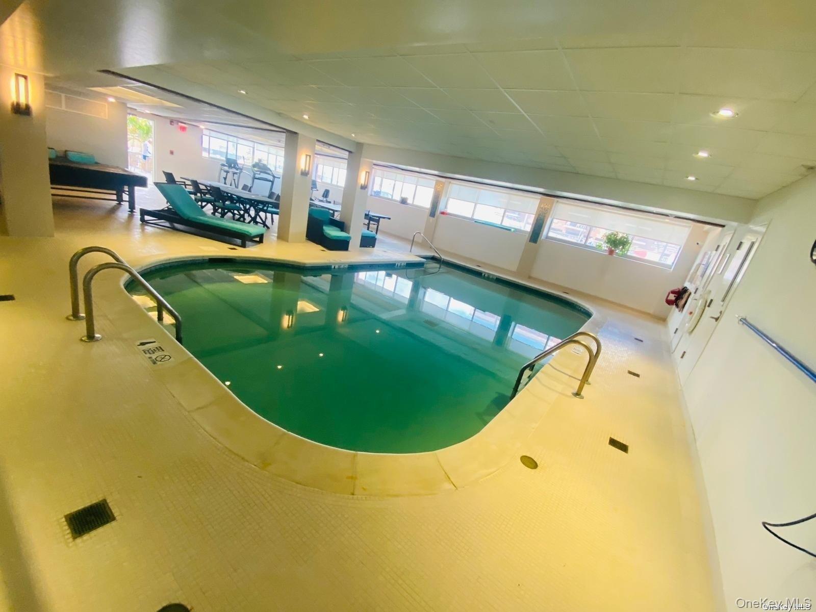 170 W Broadway 4e Property Photo 16