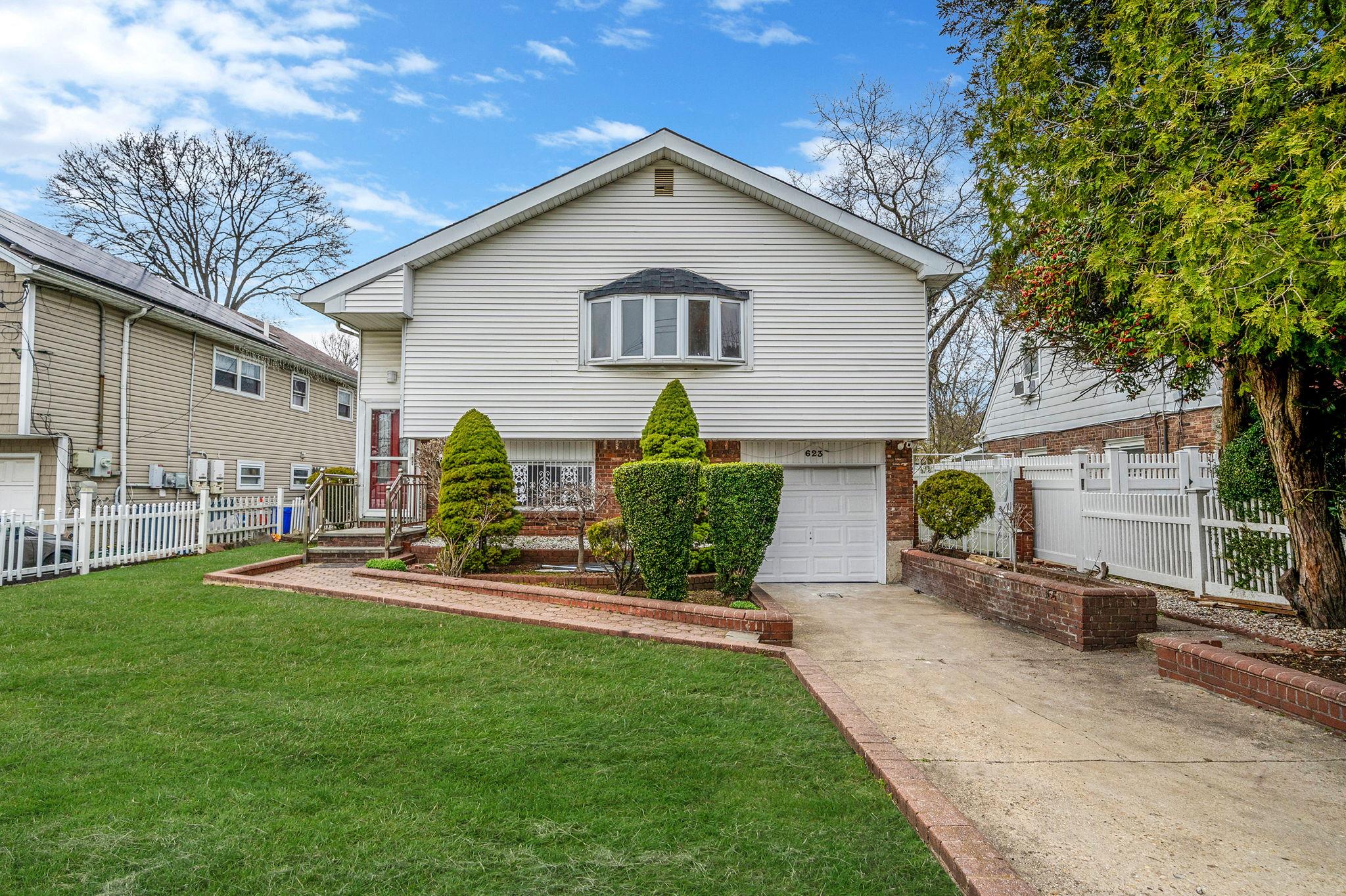 623 Dartmouth Street Property Photo