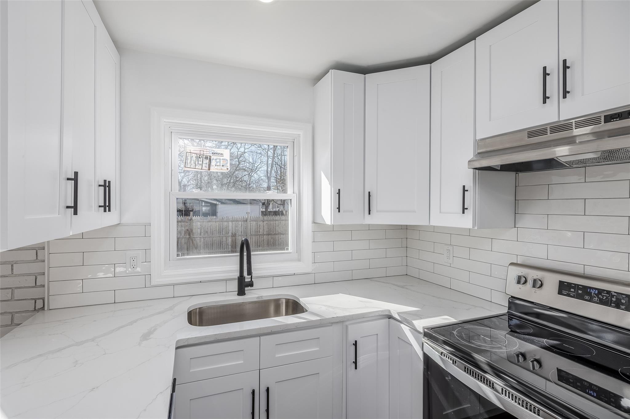 340 Westchester Avenue Property Photo 11