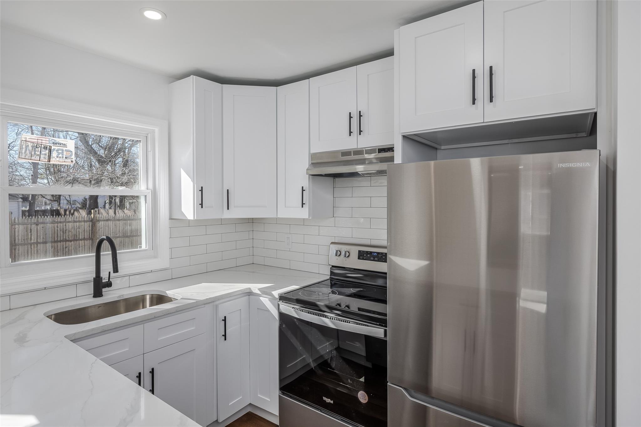 340 Westchester Avenue Property Photo 14