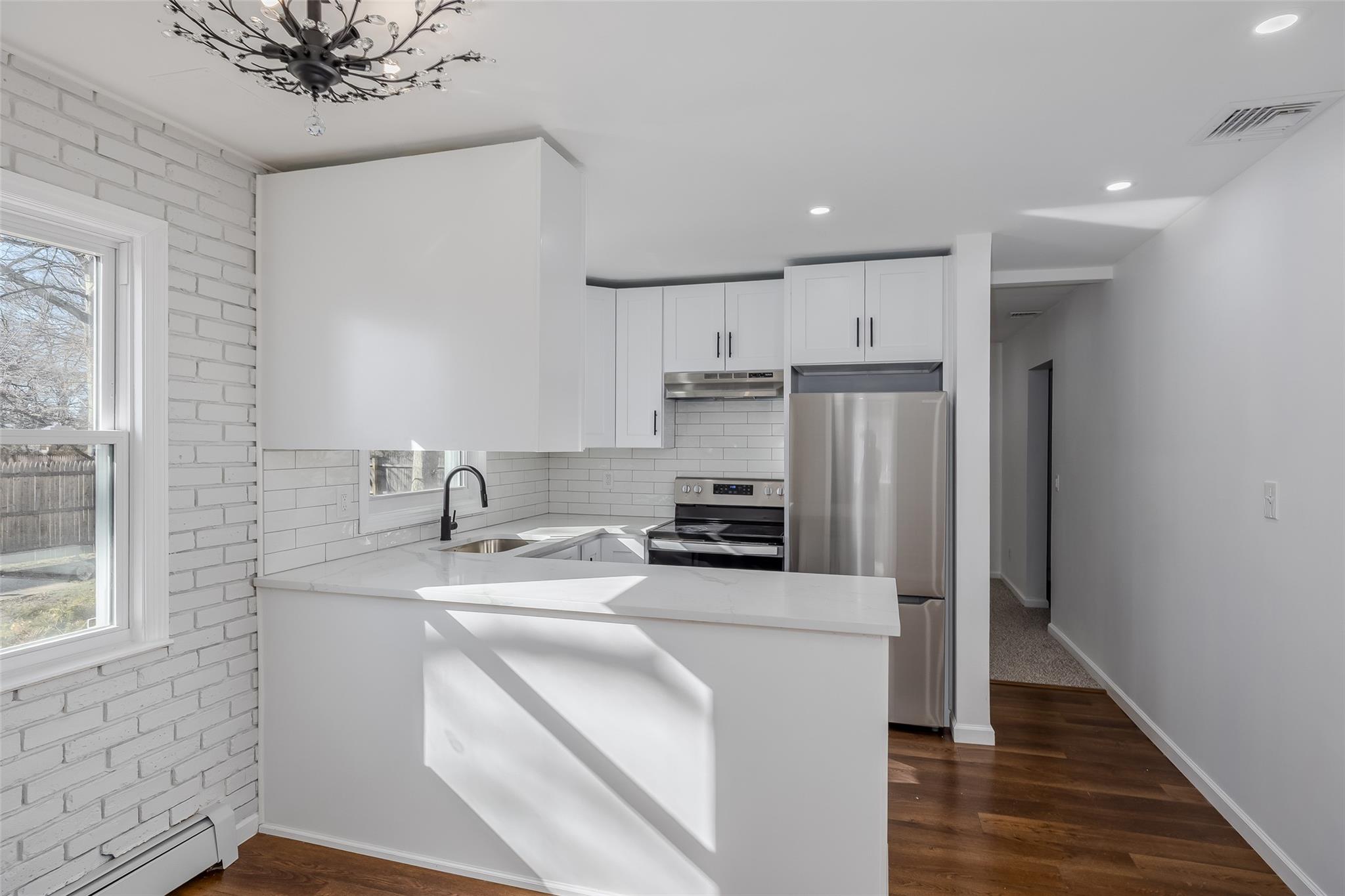 340 Westchester Avenue Property Photo 18