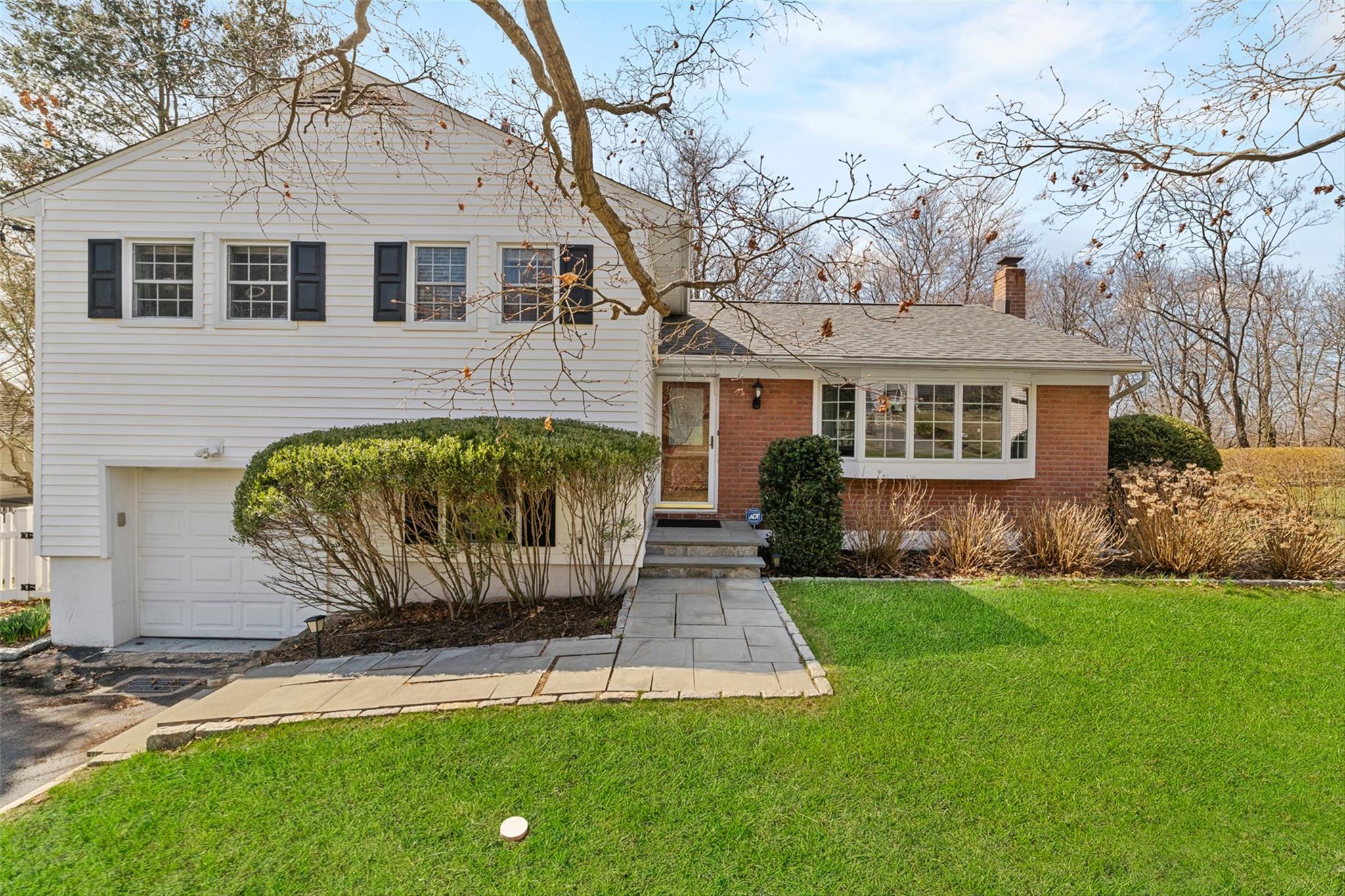 9 Leawood Drive Property Photo