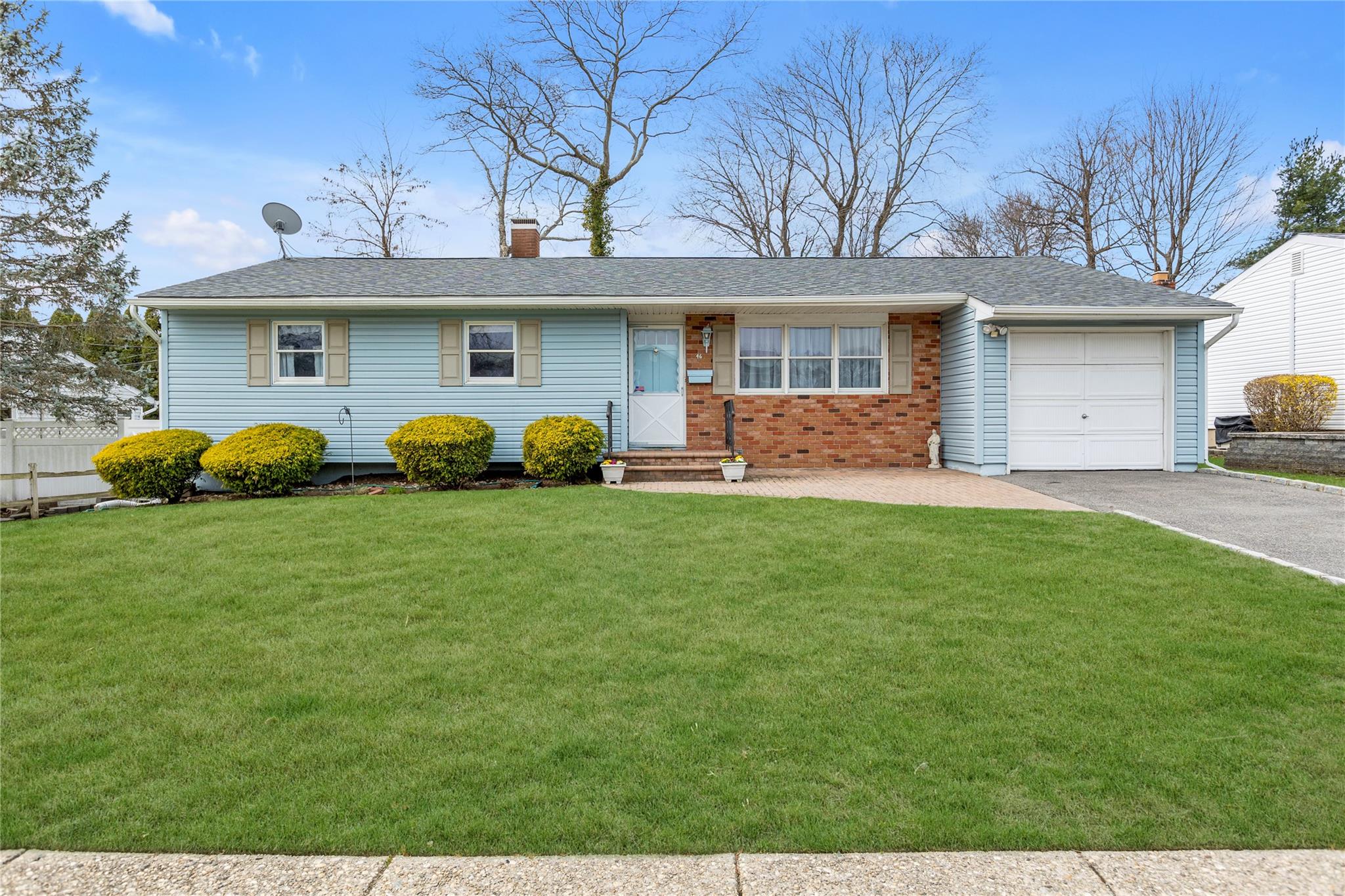 46 West Drive Property Photo