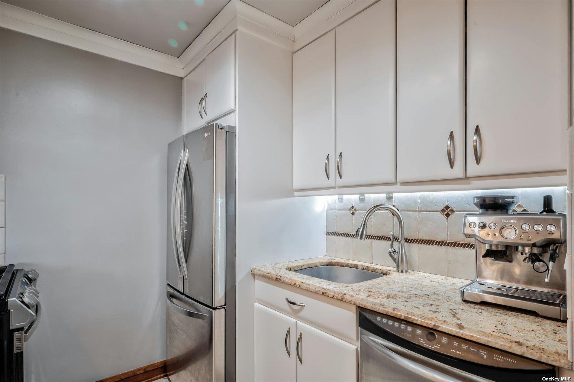 18-15 215th Street 1p Property Photo 8