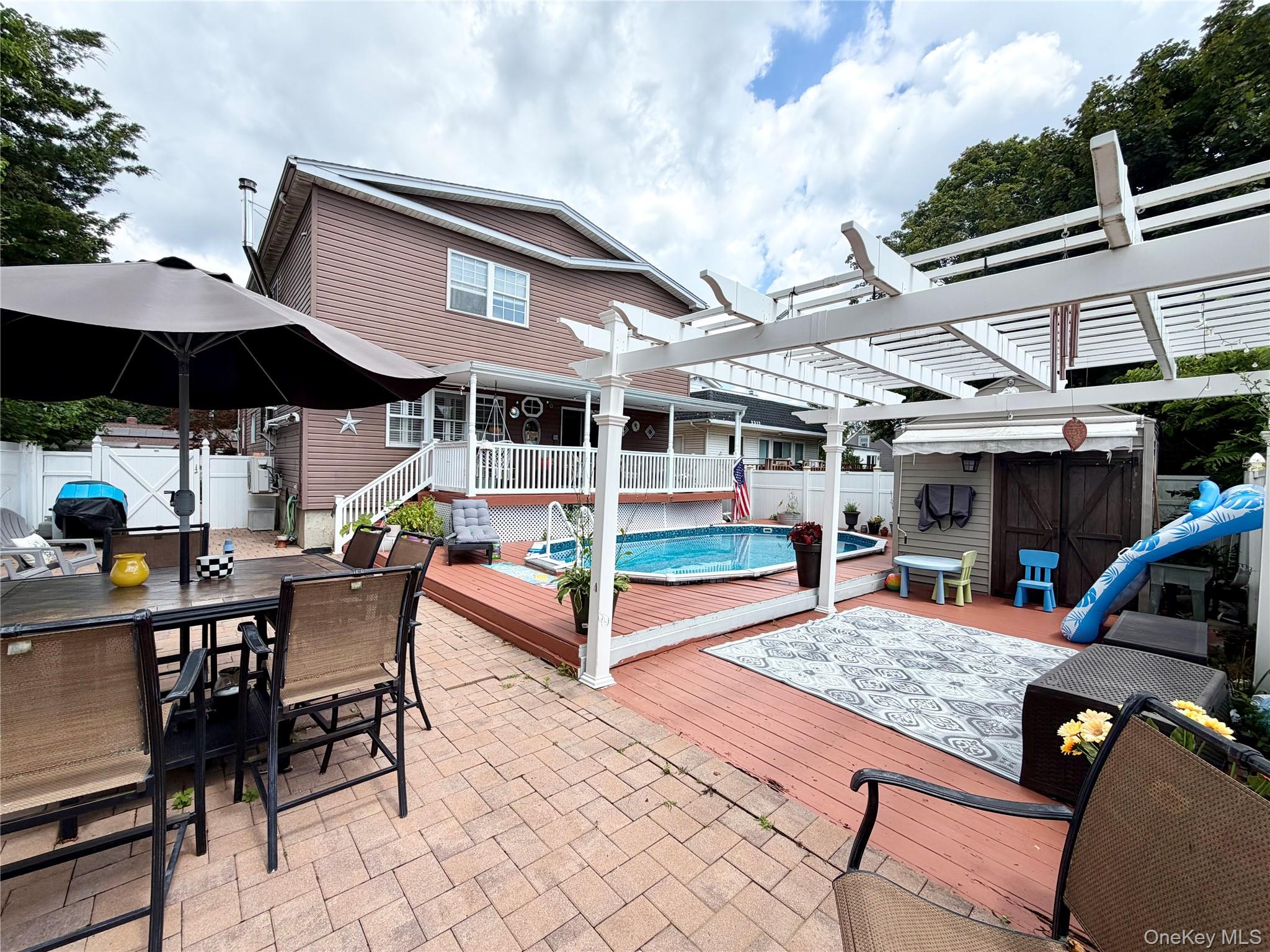 55 Willow Lane Property Photo 3