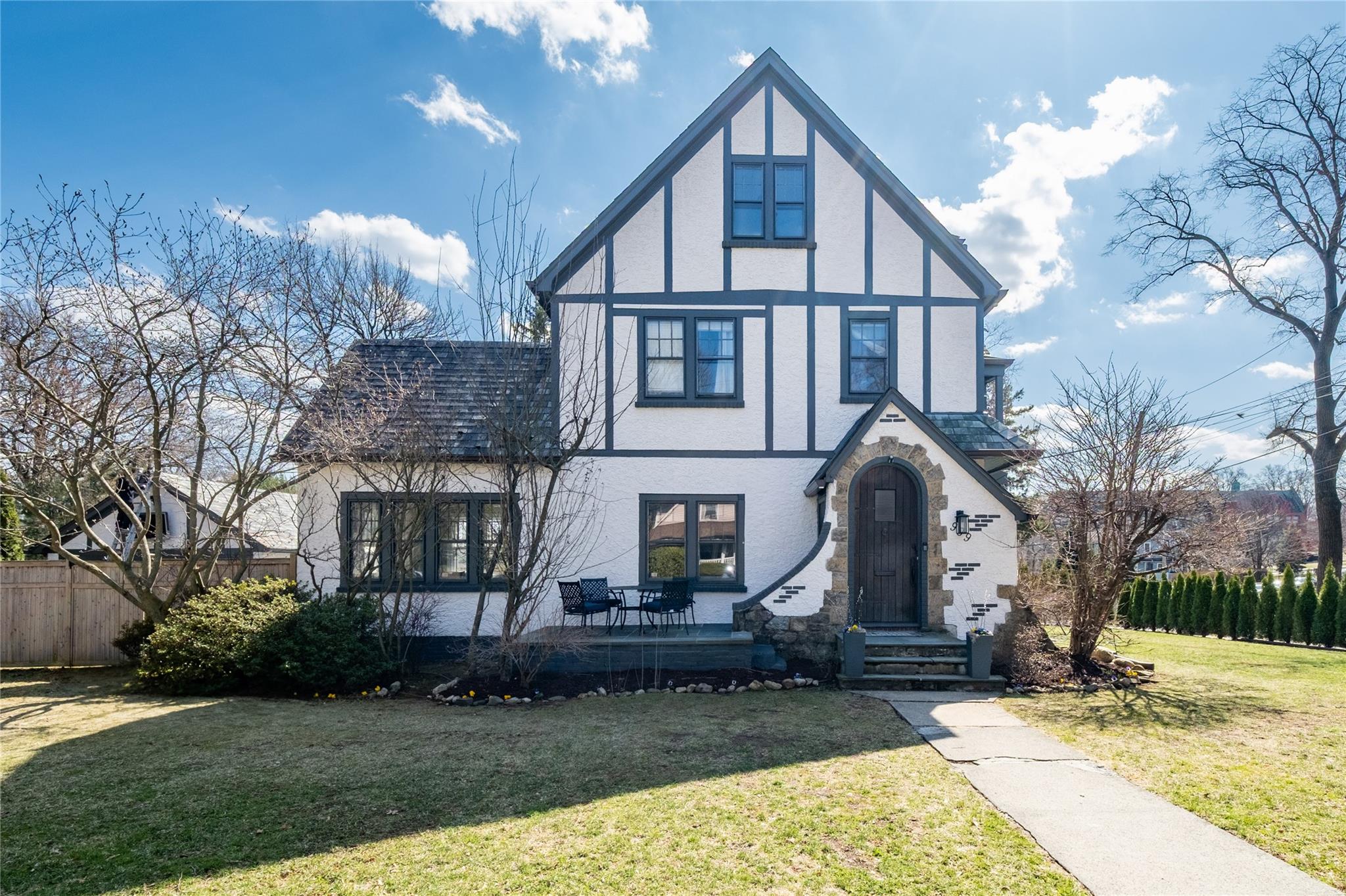 999 Prospect Avenue Property Photo
