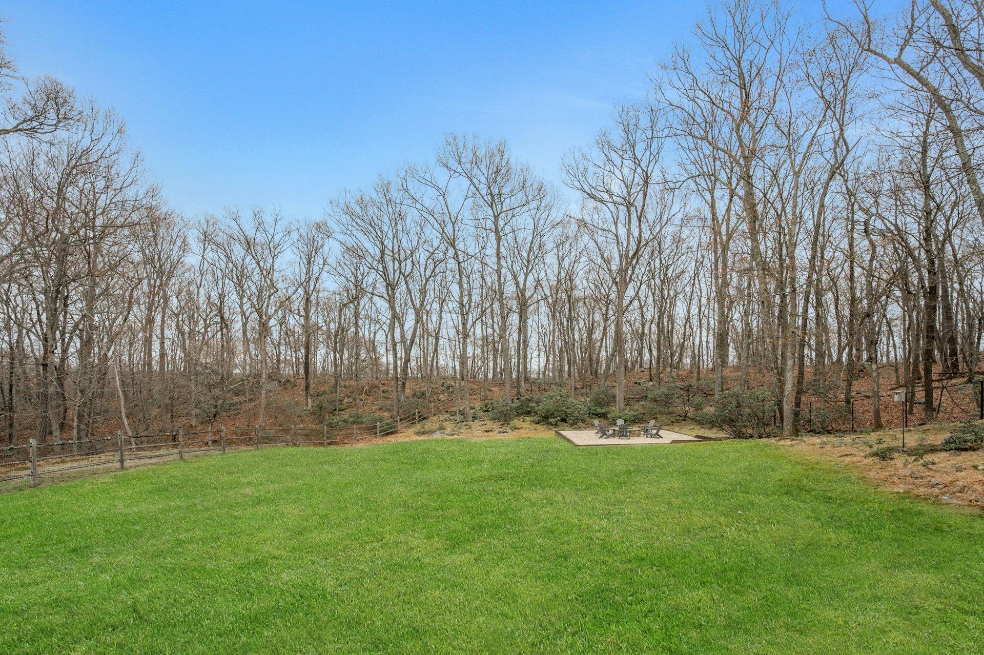 13 Laurie Lane Property Photo 26