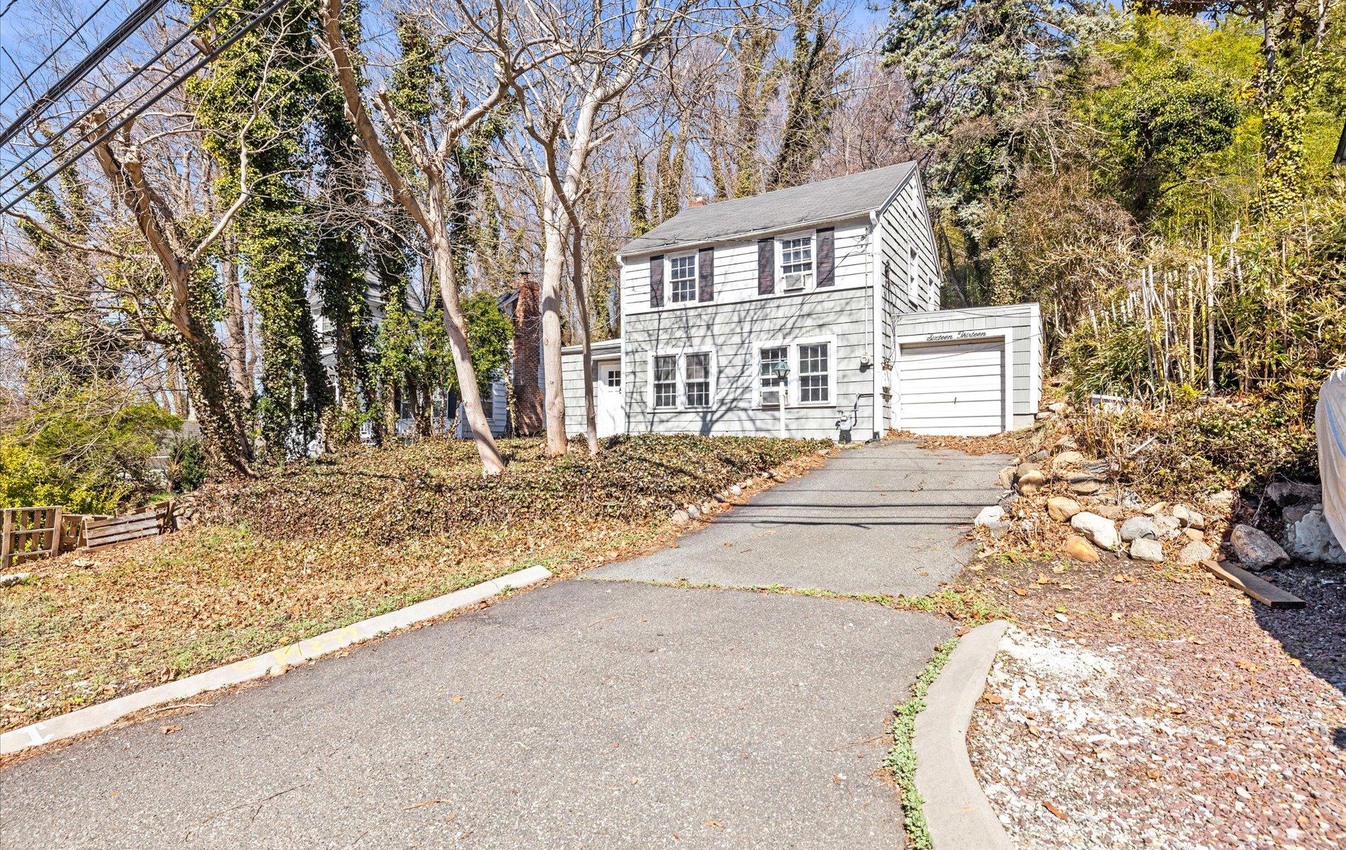 1613 Northern Boulevard Property Photo