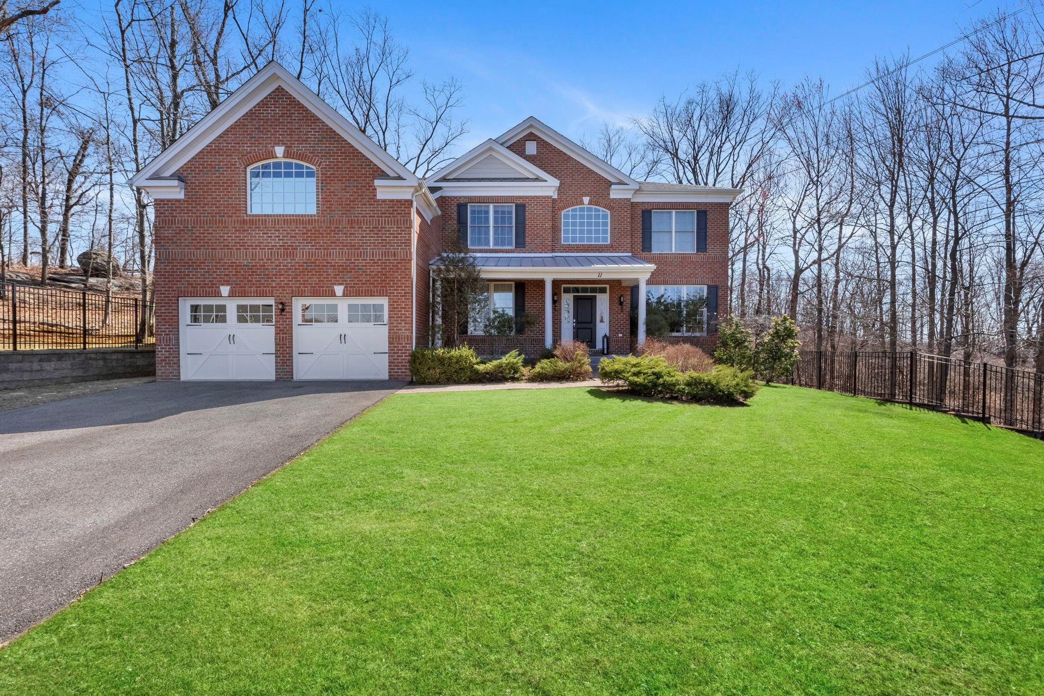 11 Fraydun Lane Property Photo