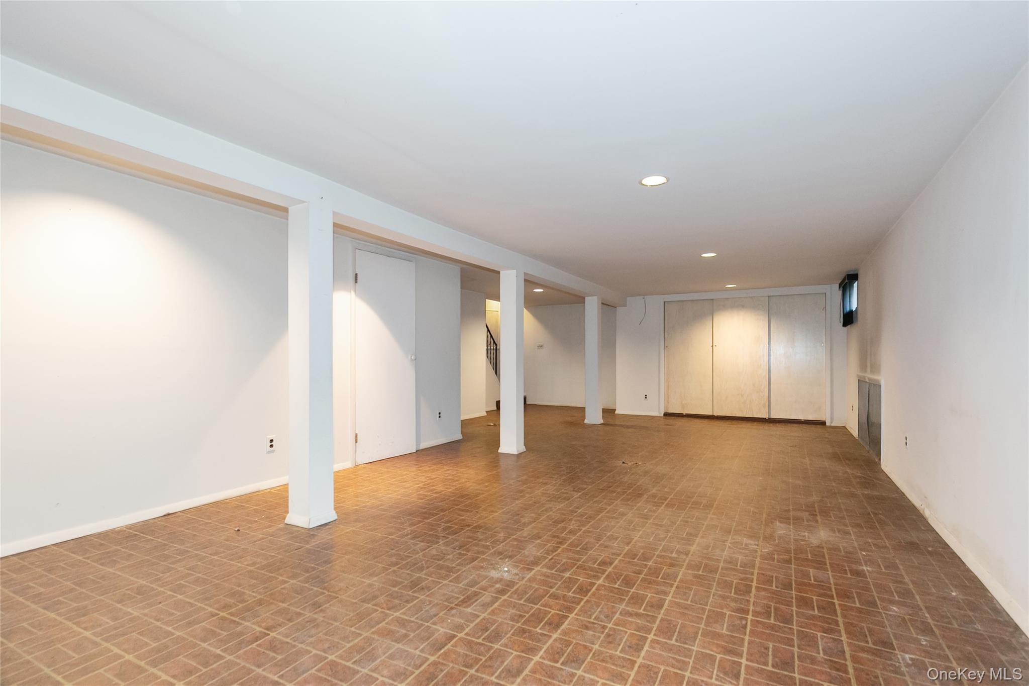 254 N Richmond Avenue Property Photo 18