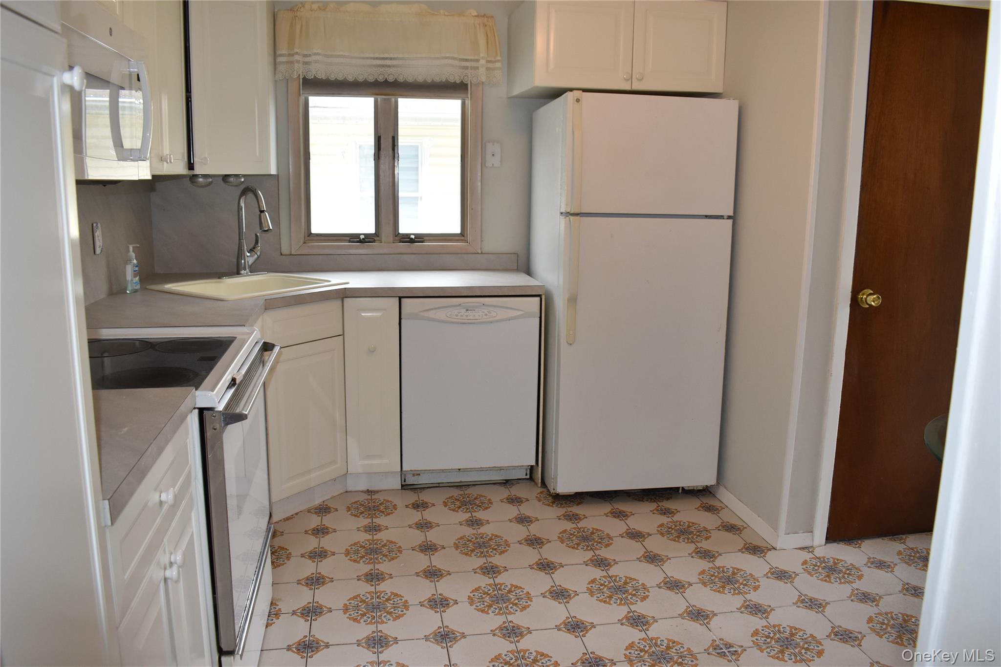 254 N Richmond Avenue Property Photo 23