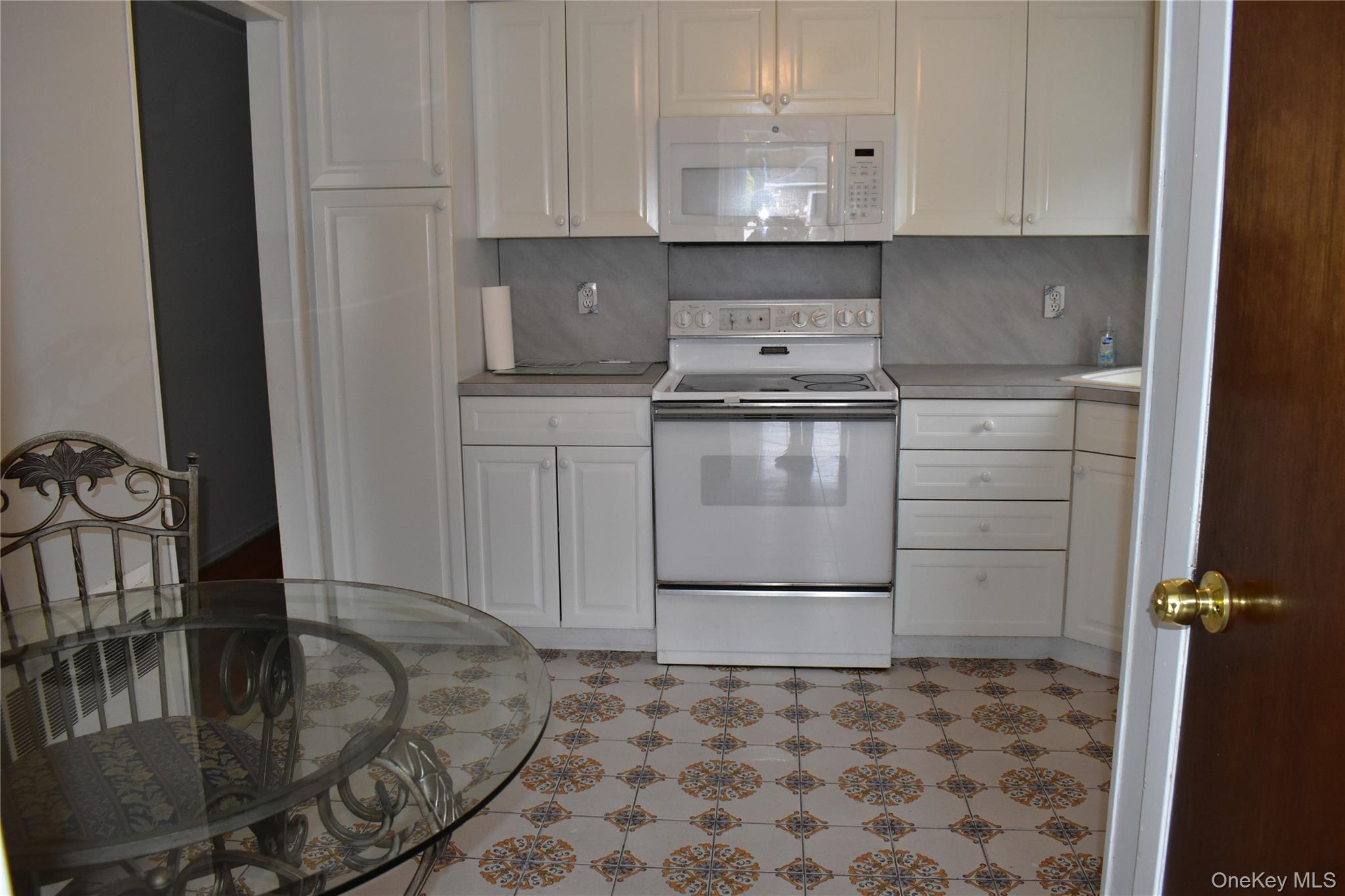 254 N Richmond Avenue Property Photo 25