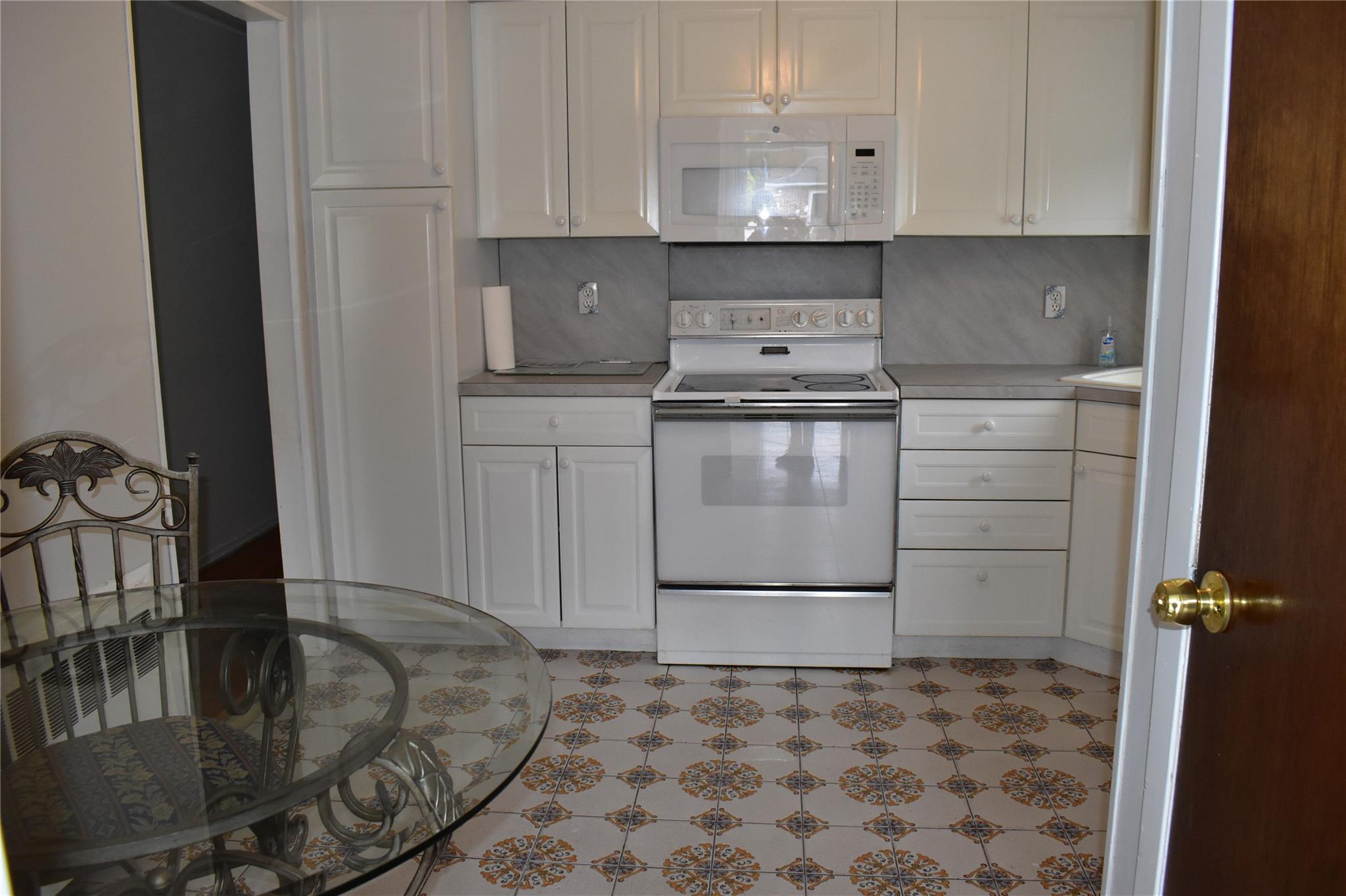 254 N Richmond Avenue Property Photo 26
