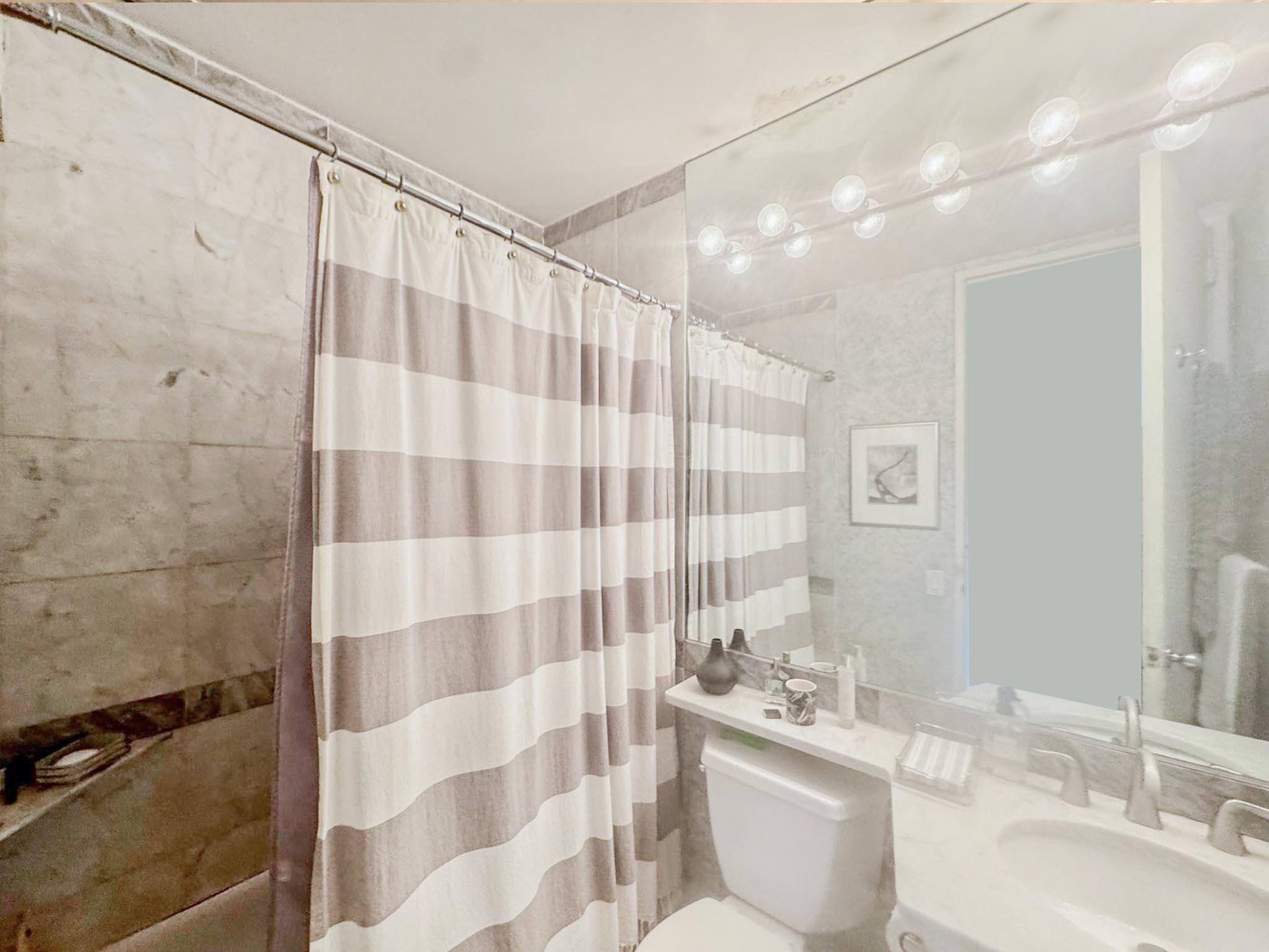 500 43 St 21 E Property Photo 11