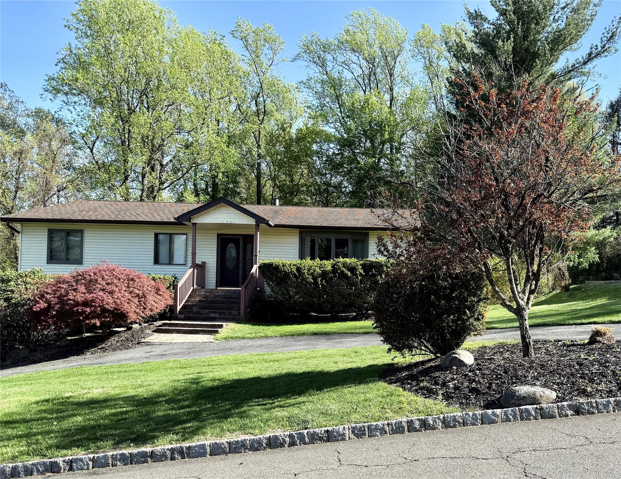 7 Clearwater Court Property Photo