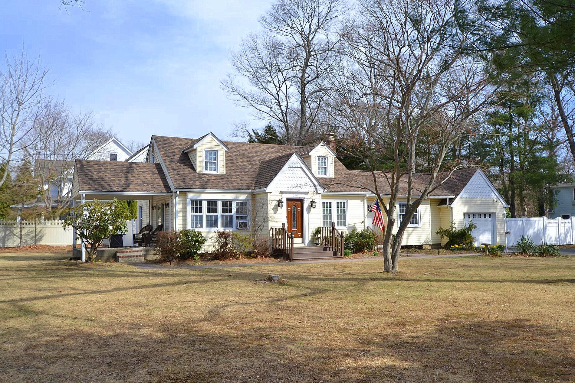 279 Woodlawn Avenue Property Photo