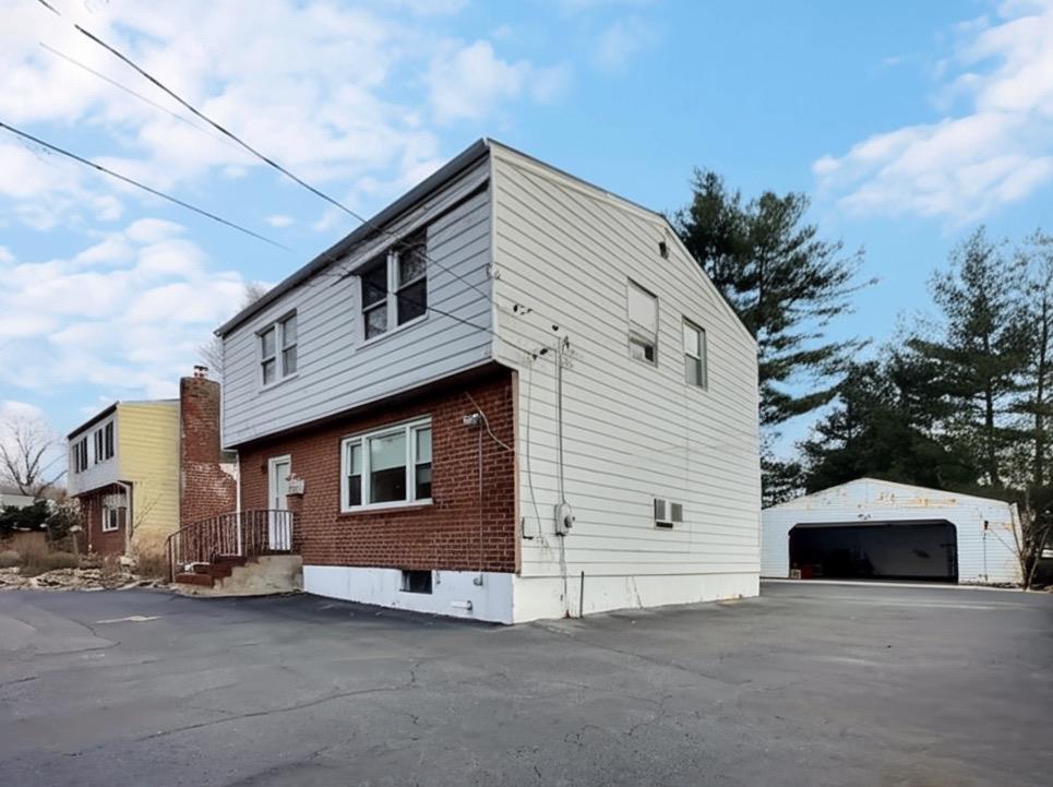 12 Bryn Mawr Parkway Property Photo 5