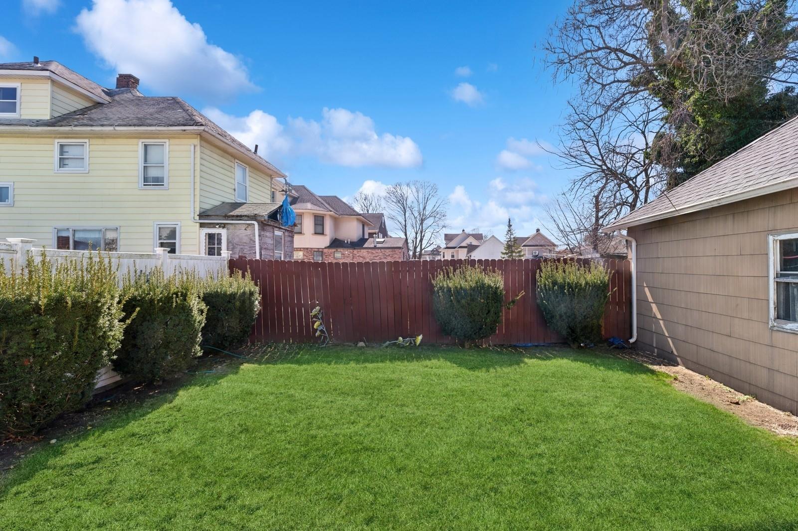 219 Atlantic Avenue Property Photo 14
