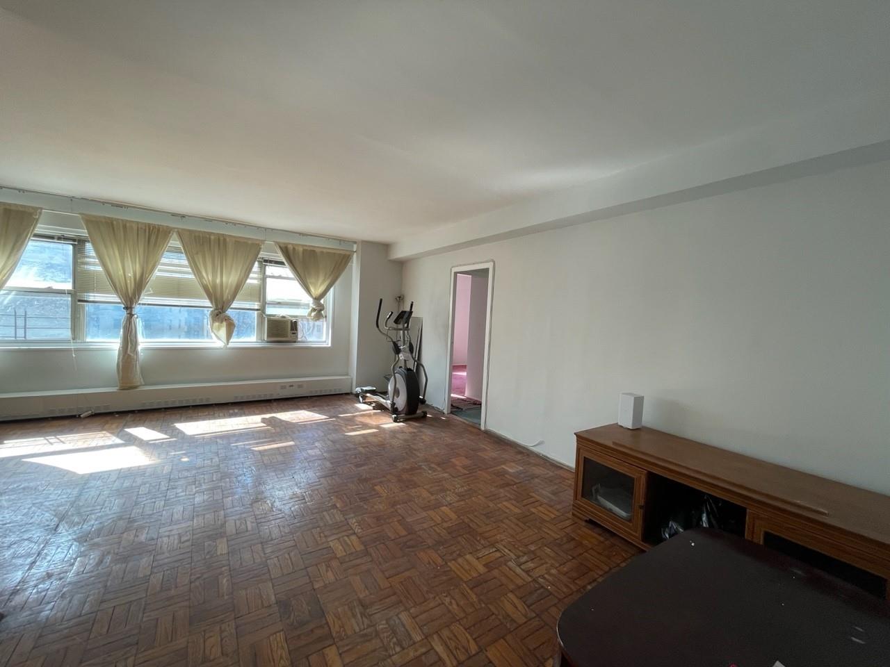 3 Fordham Hill Oval 4G Property Photo 1