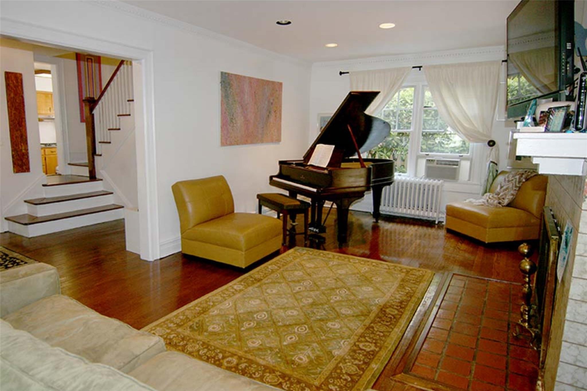 21 Forest Park Avenue Property Photo 3
