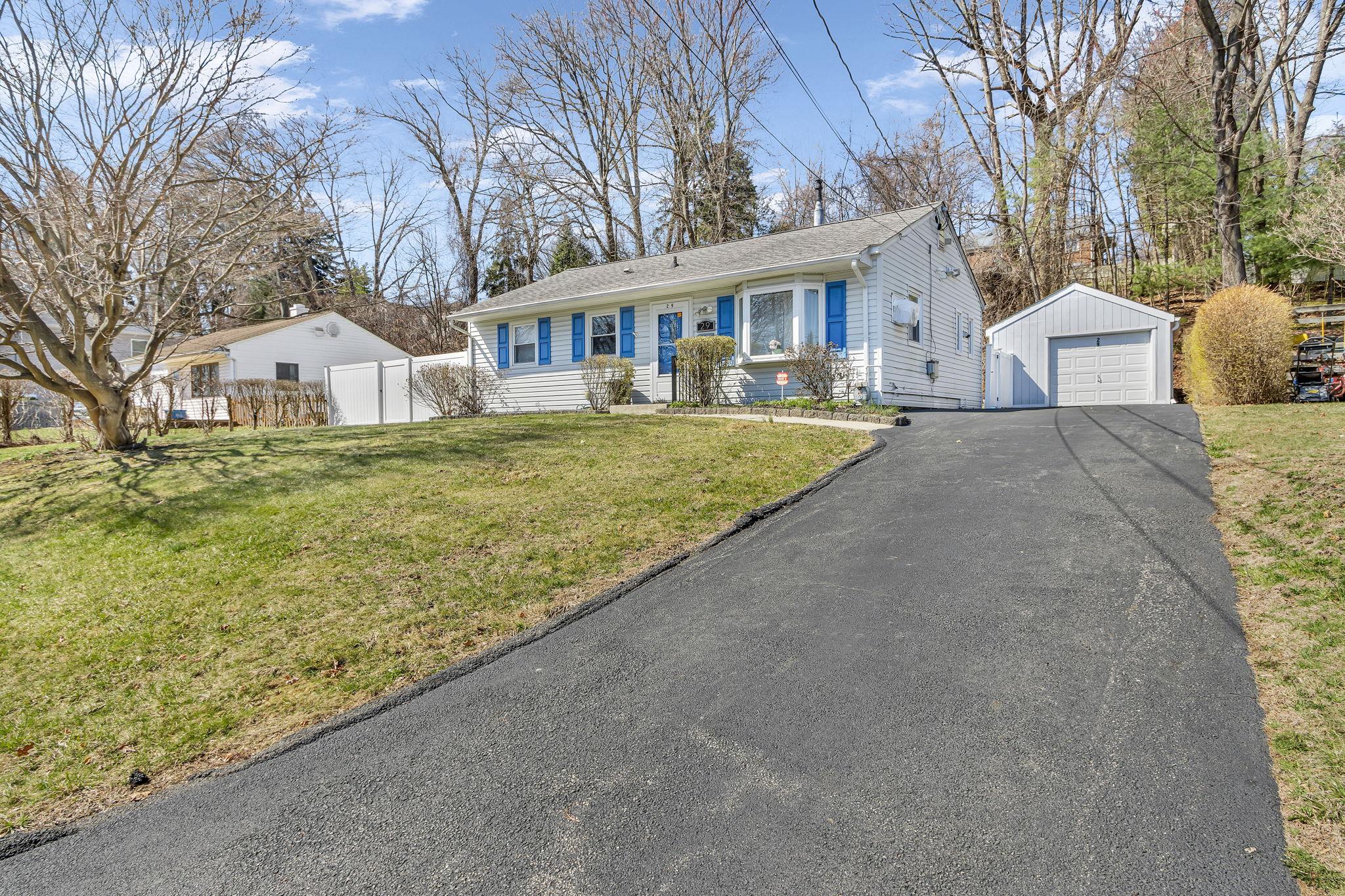 29 N Lexow Avenue Property Photo
