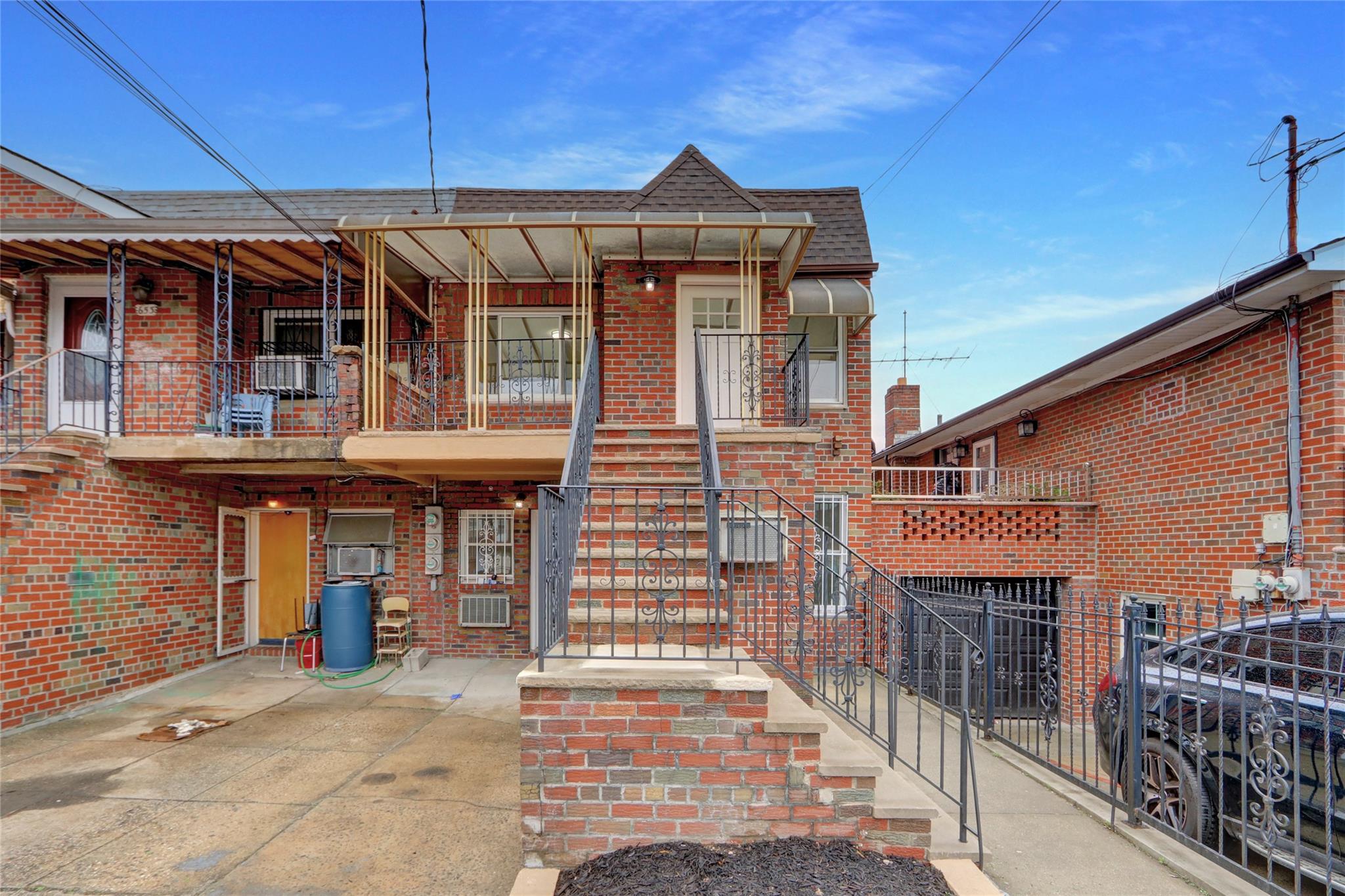 655 E 85th Street Property Photo