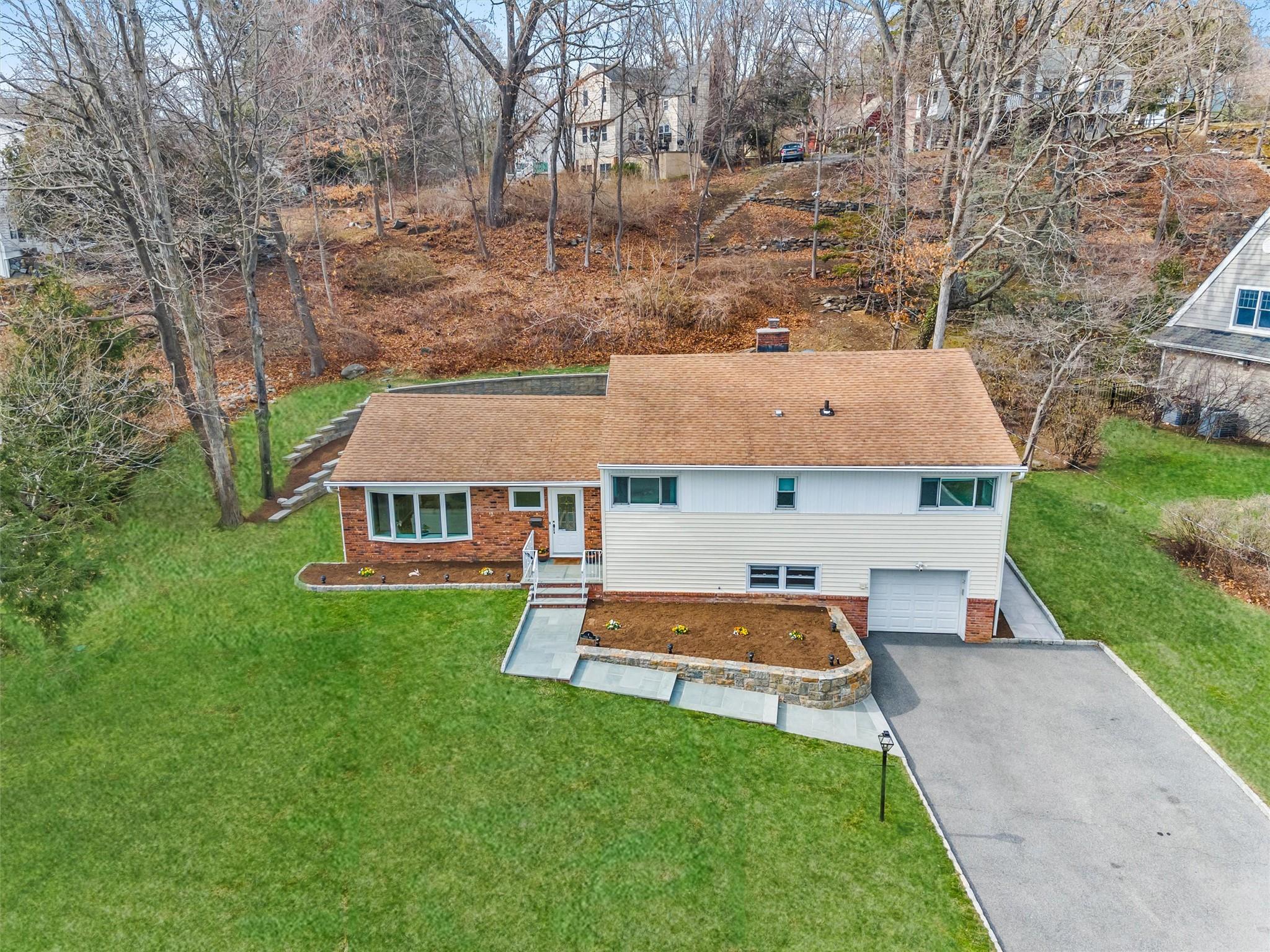 4 Cross Road Property Photo