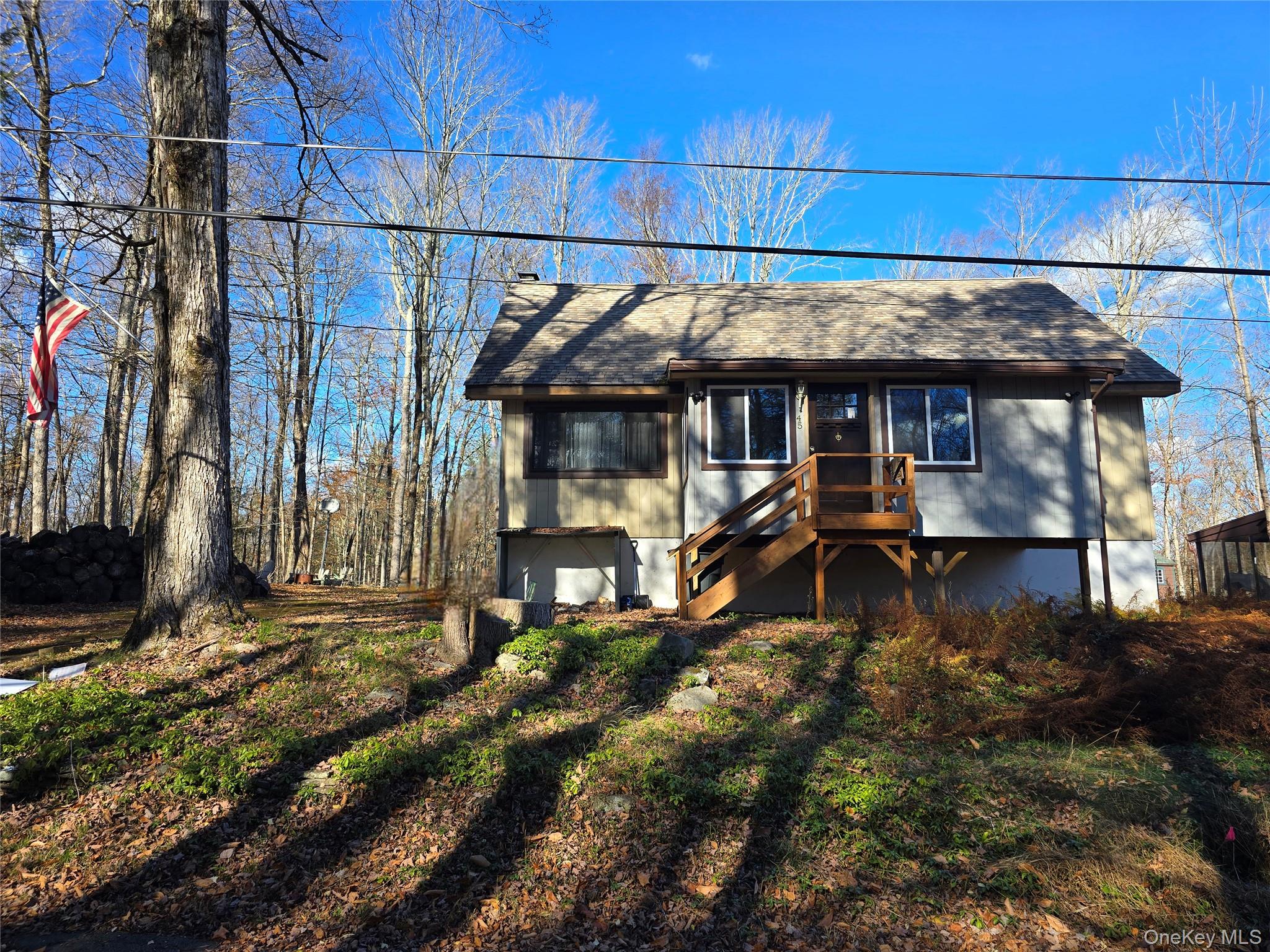 45 W Adirondack Trail Property Photo 2