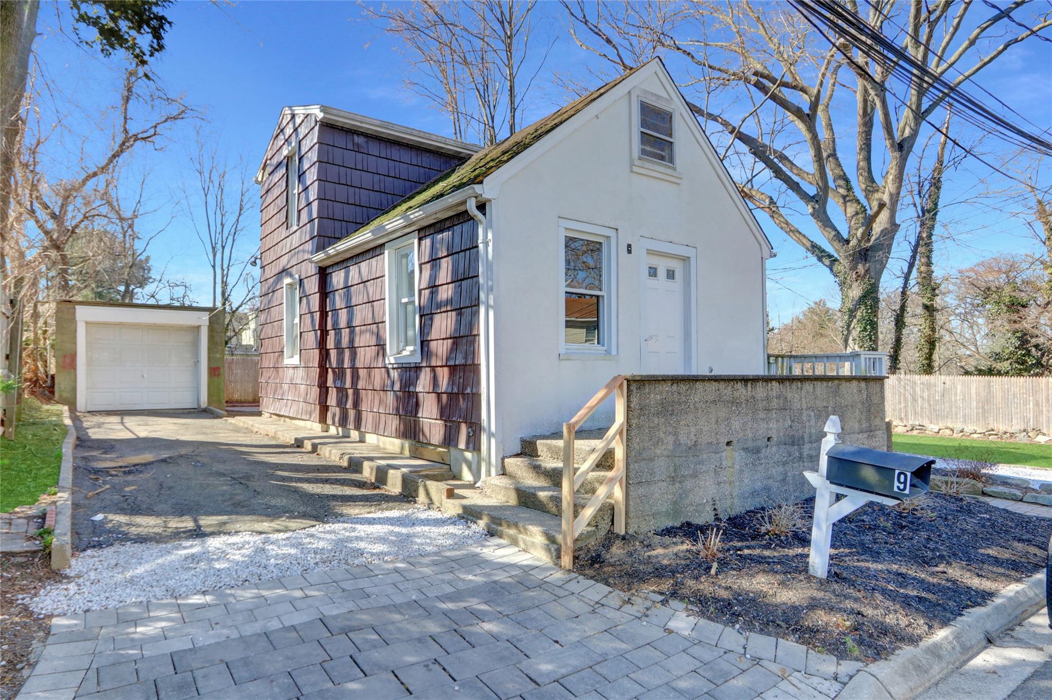 9 Leona Place Property Photo