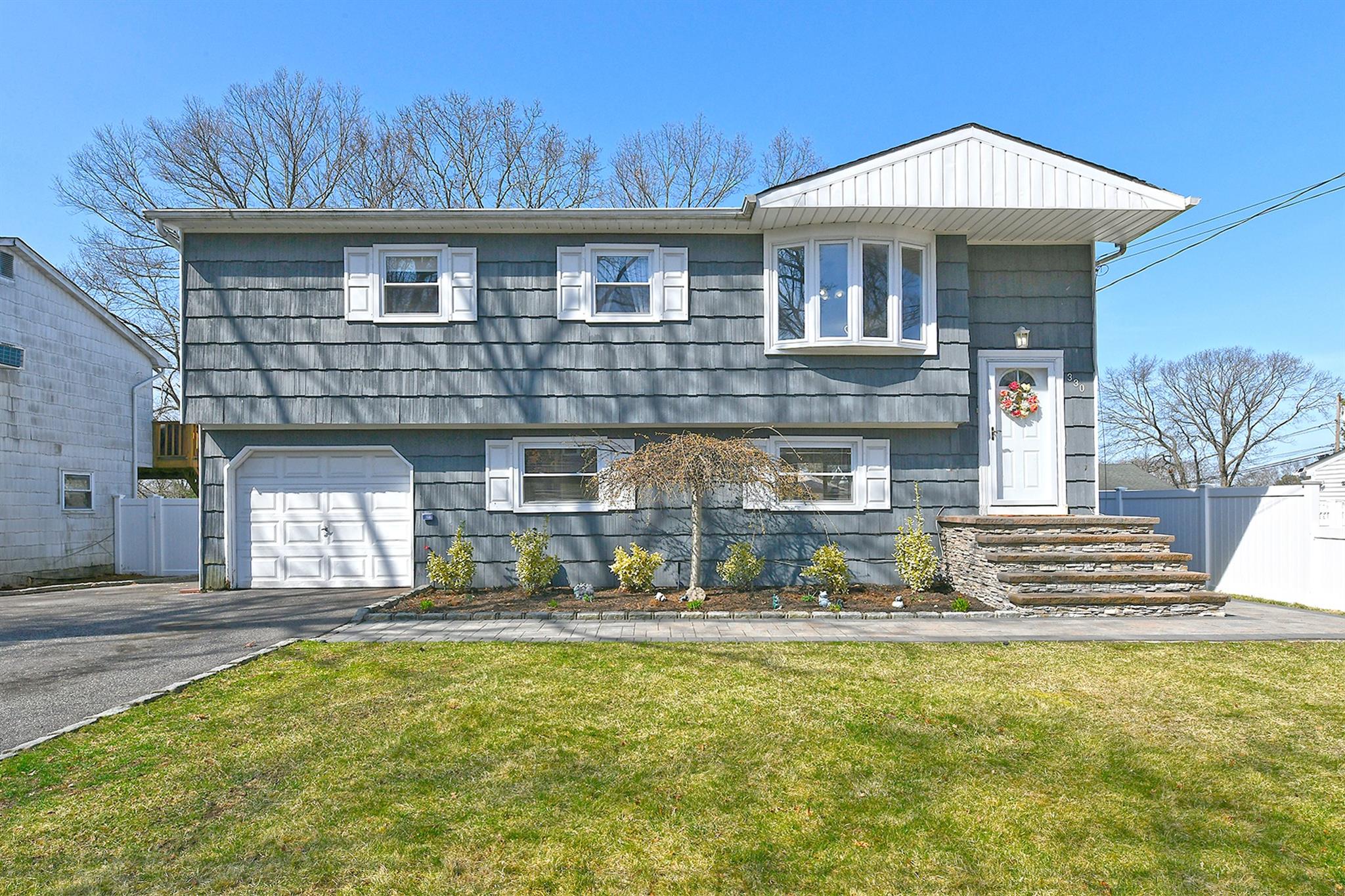 330 Port Avenue Property Photo