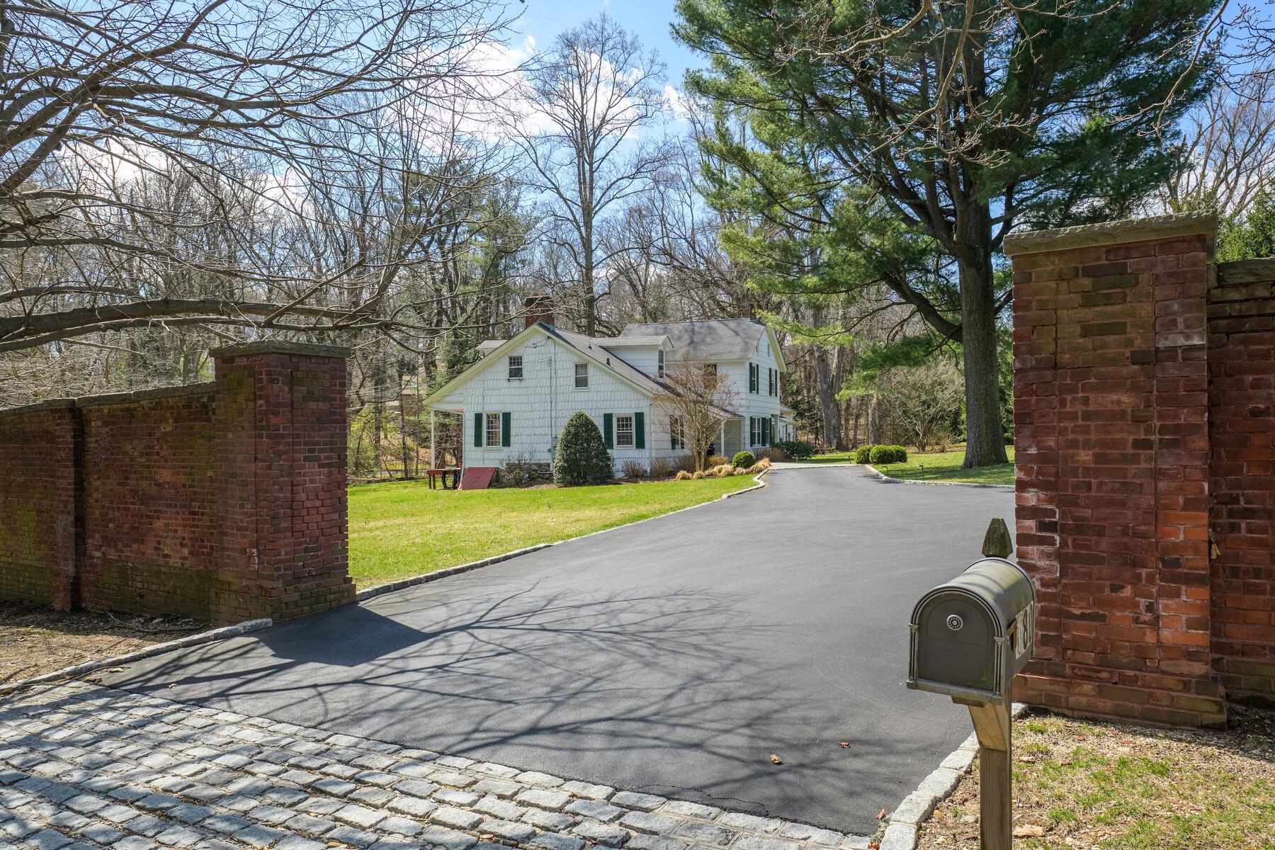 180 Post Road Property Photo