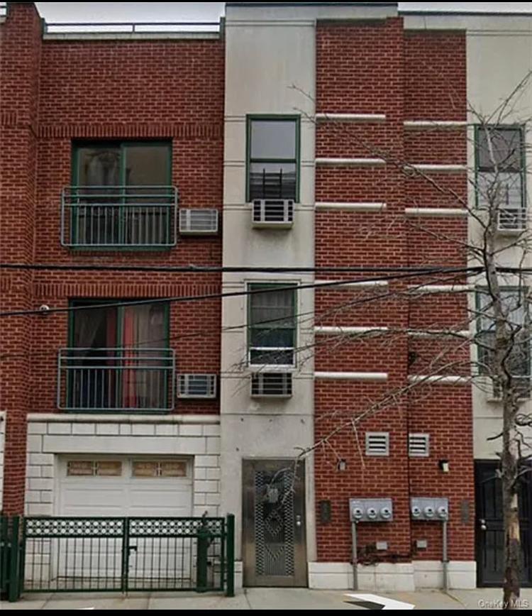 2250 Valentine Avenue Property Photo