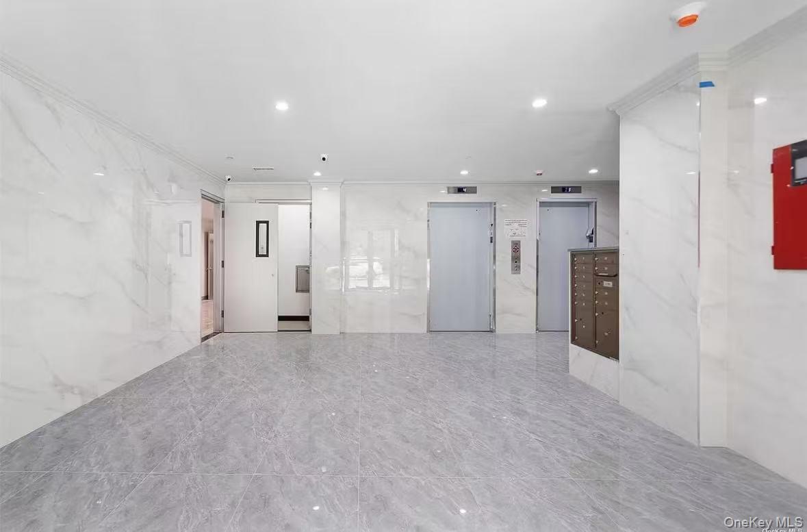 65-18 Austin Street 7b Property Photo 7