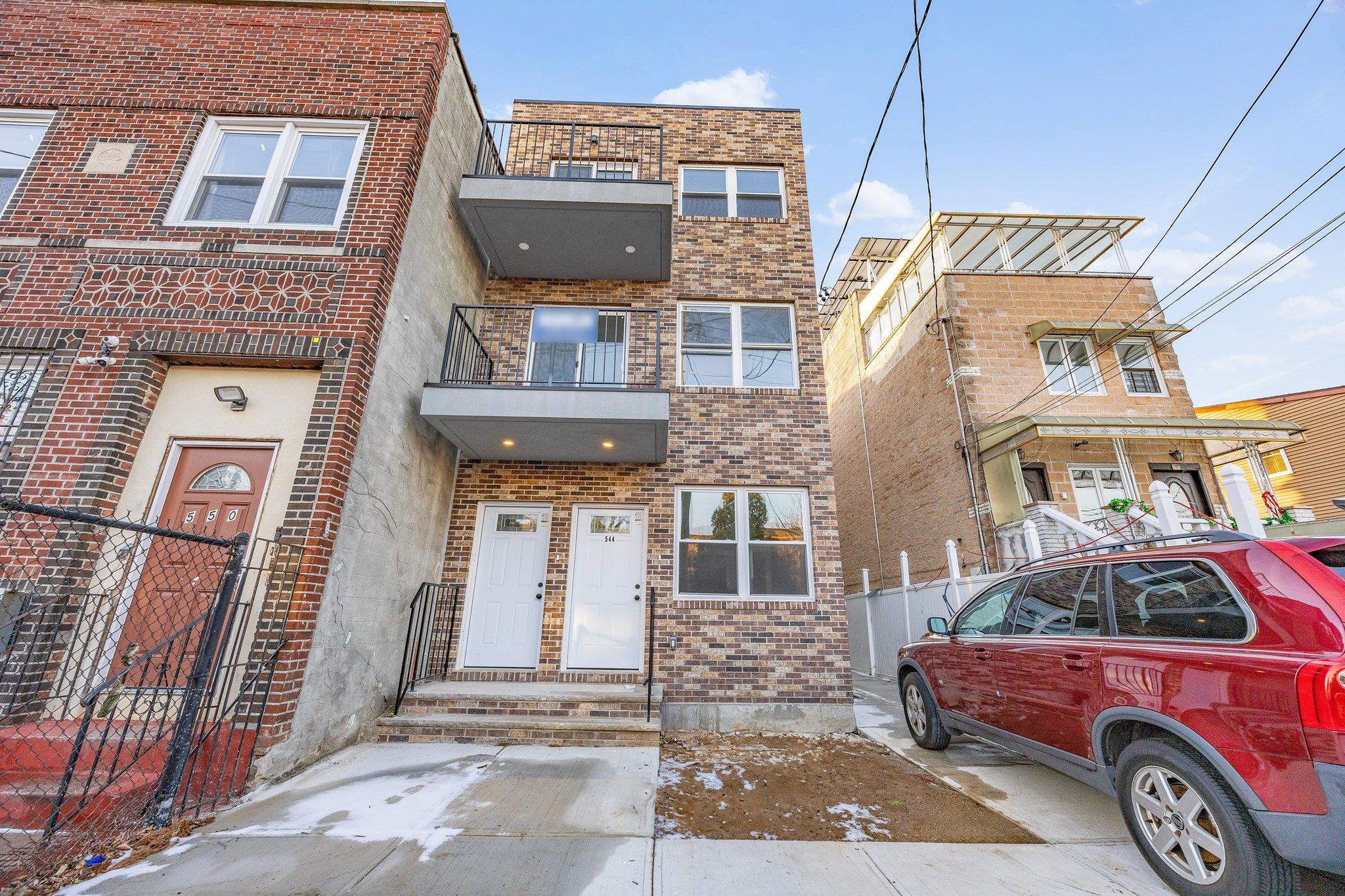 546 Warwick Street Property Photo