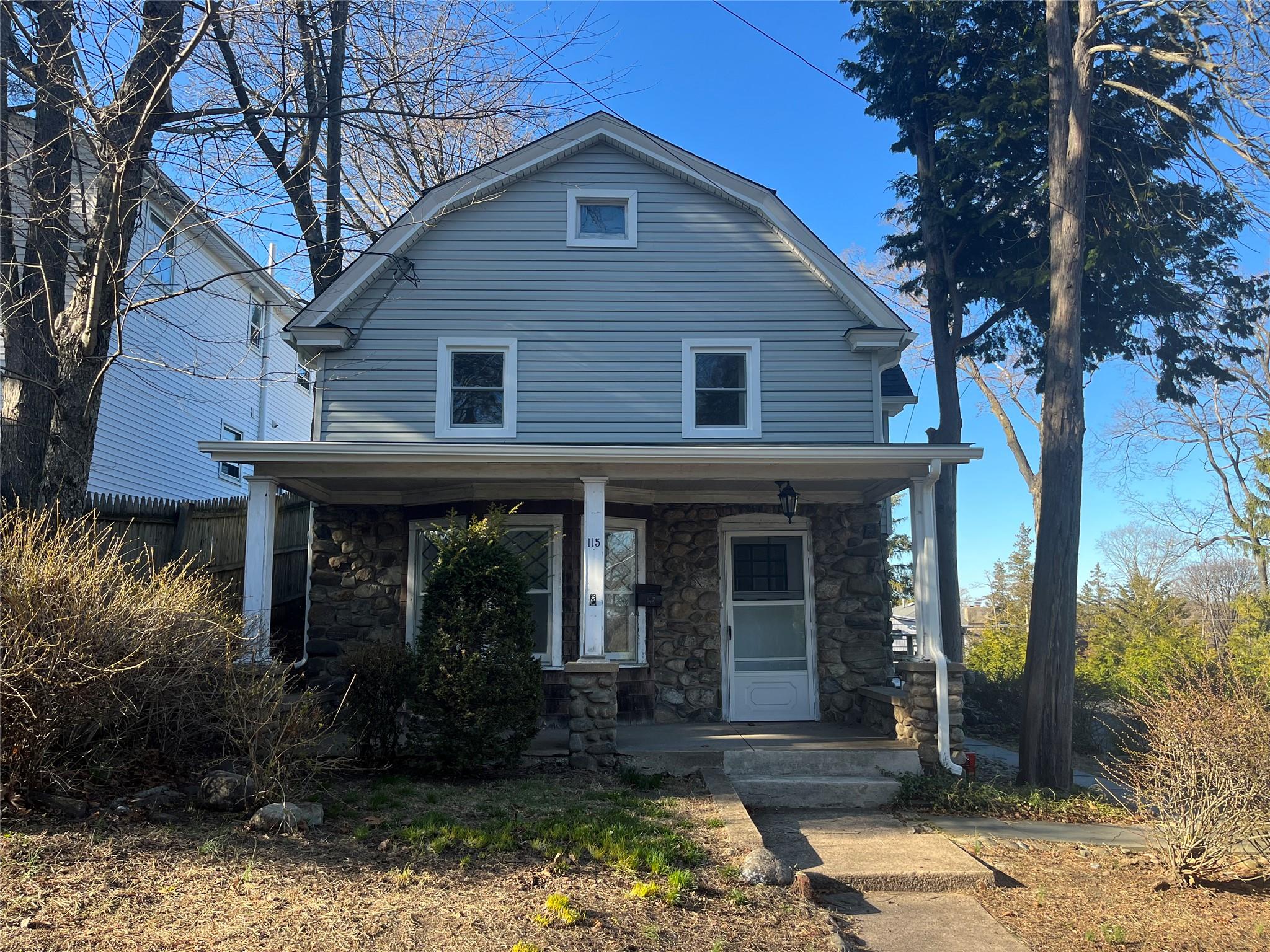 115 W Park Avenue Property Photo