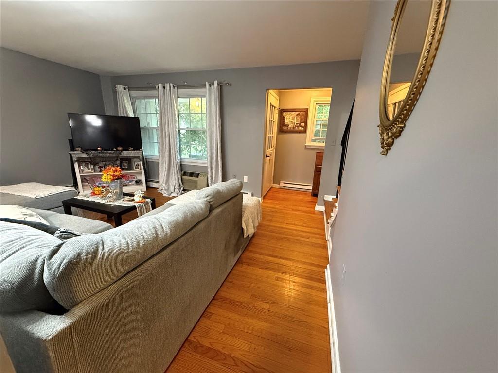 274 Hooker Avenue A4 Property Photo 7