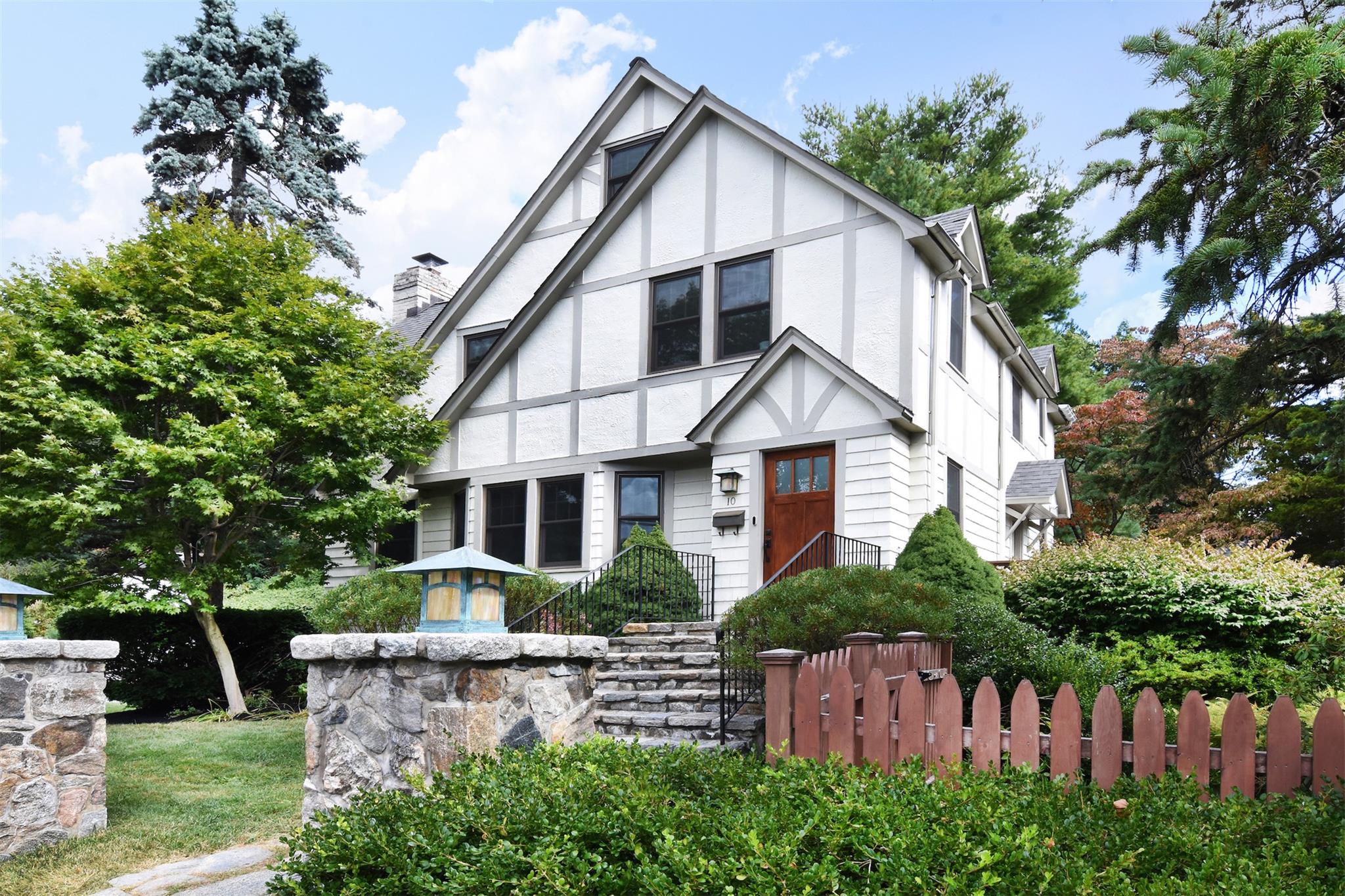 10 Briary Road Property Photo