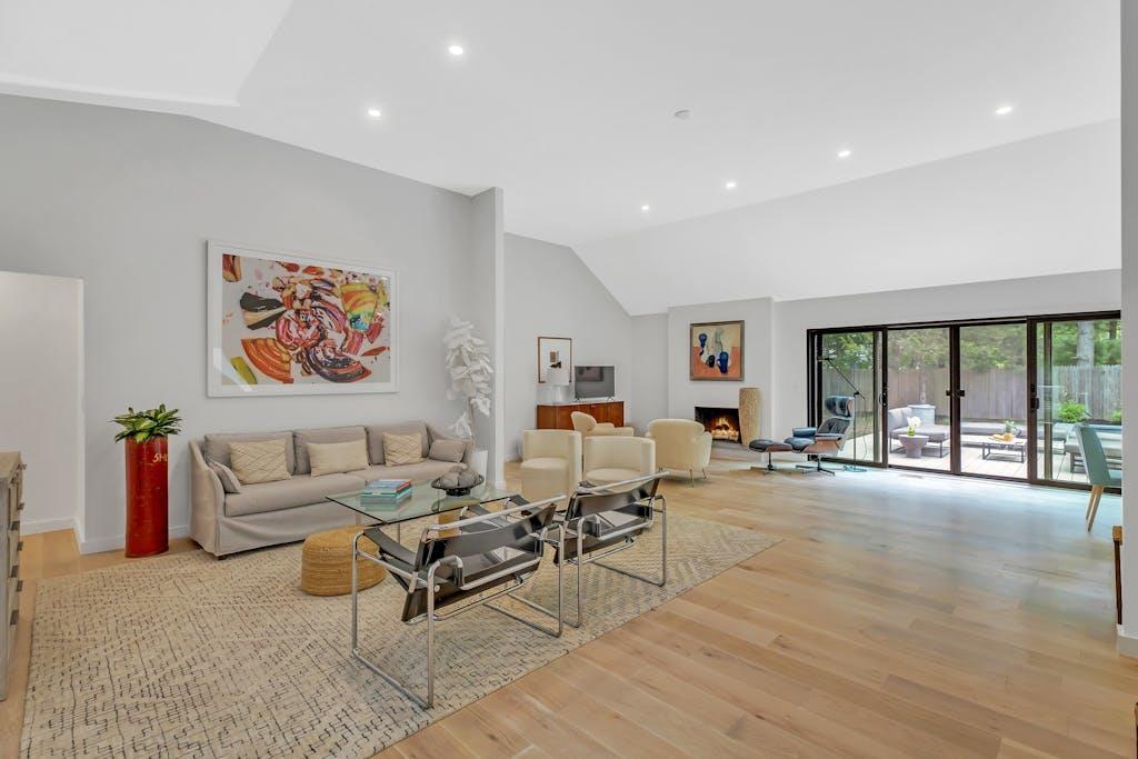 10 Hampton Street Property Photo 2