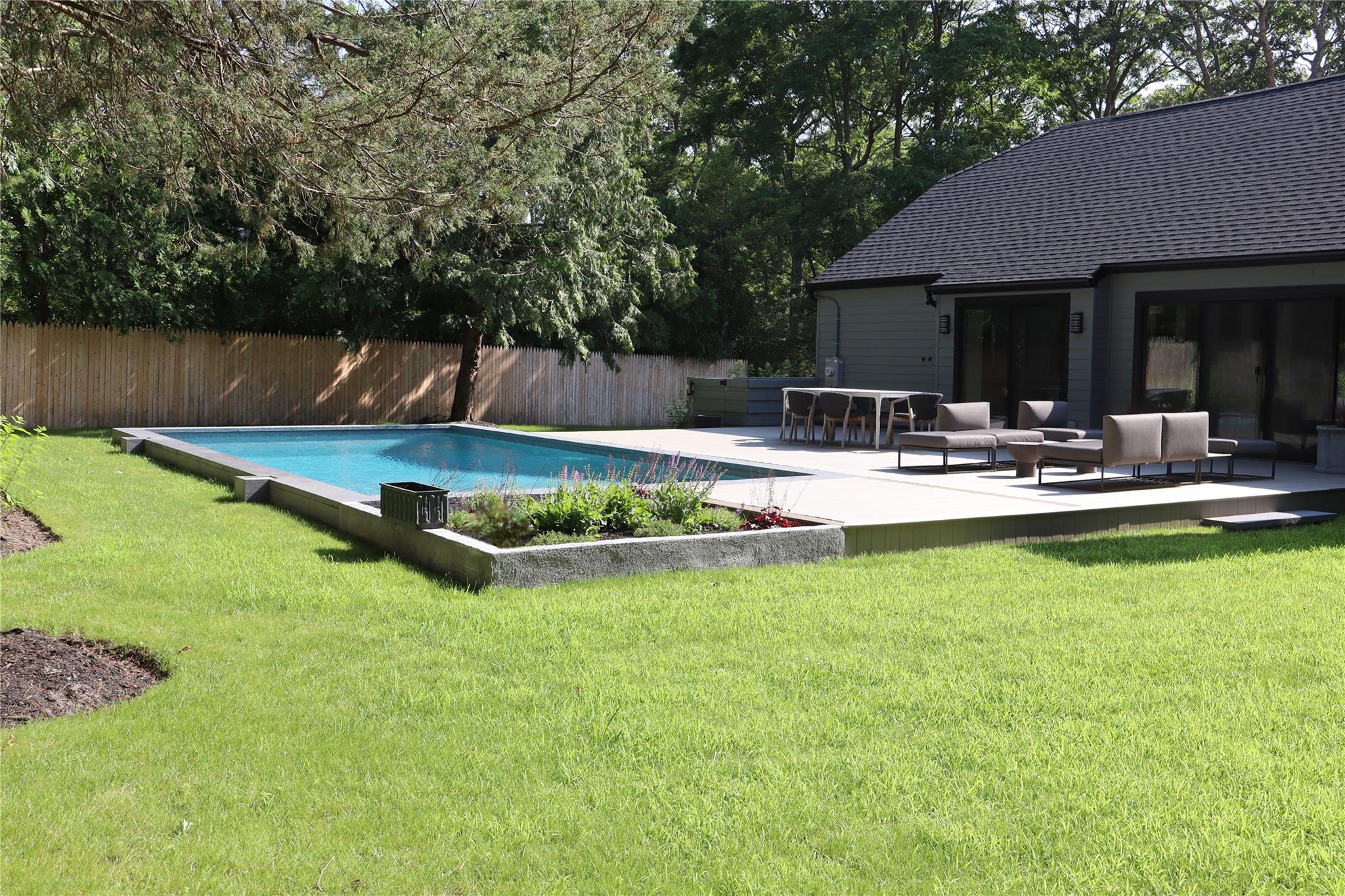 10 Hampton Street Property Photo 16