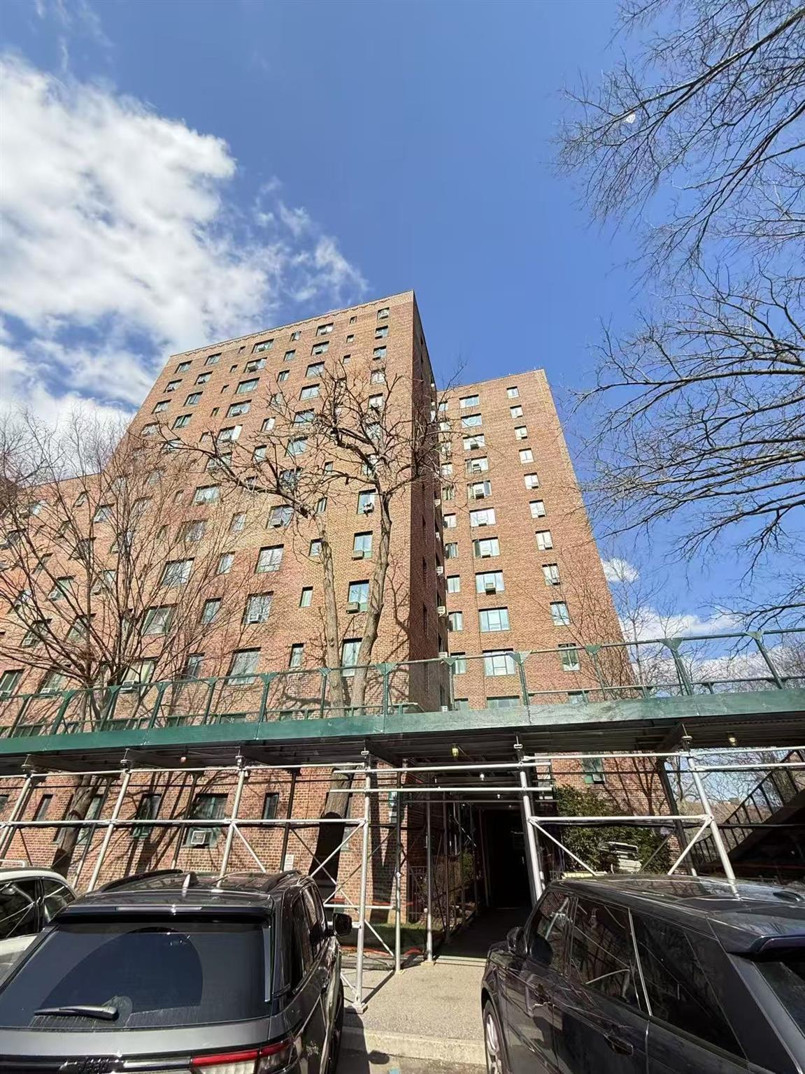1970 E Tremont Avenue 5g Property Photo