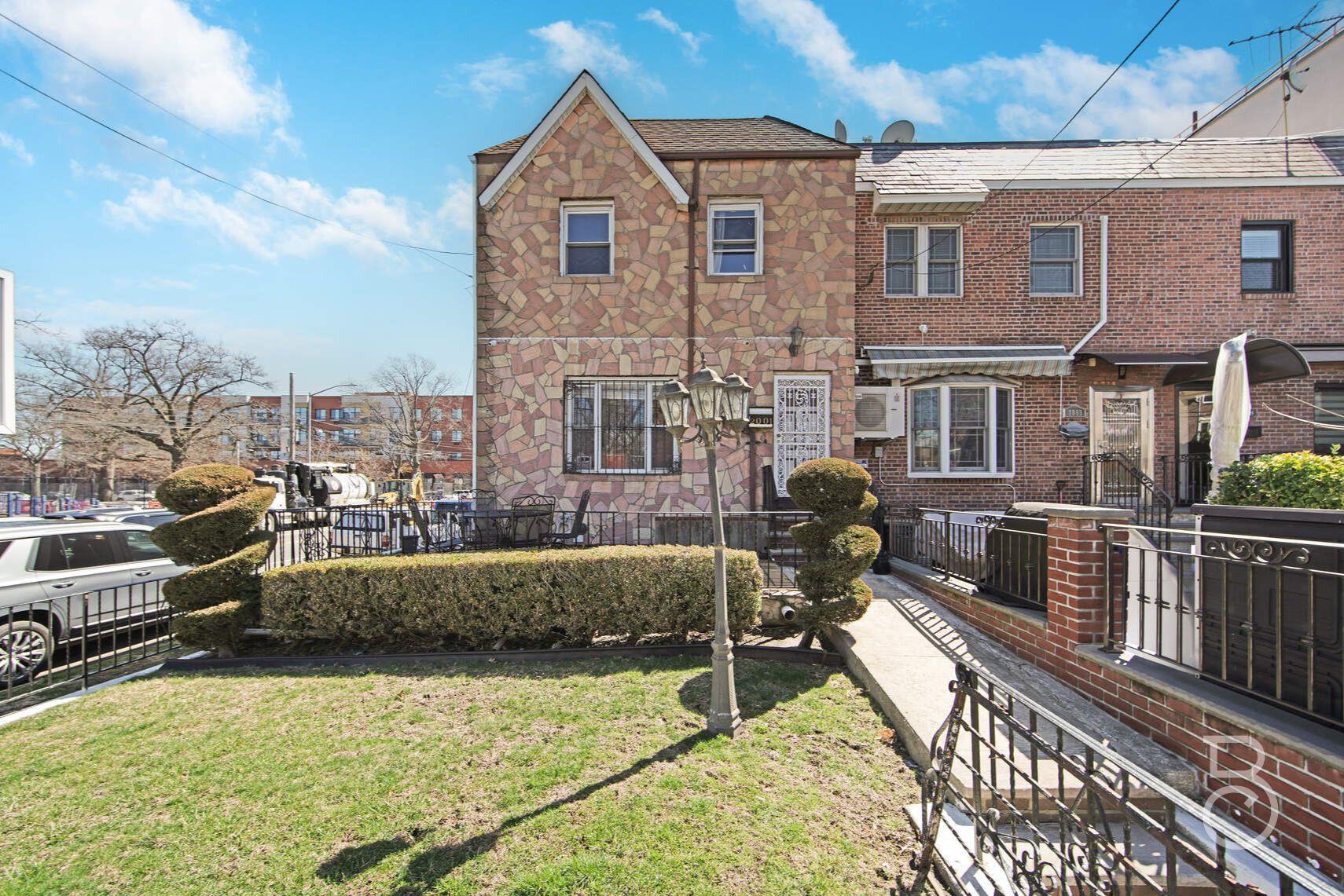20-01 37th Street Property Photo