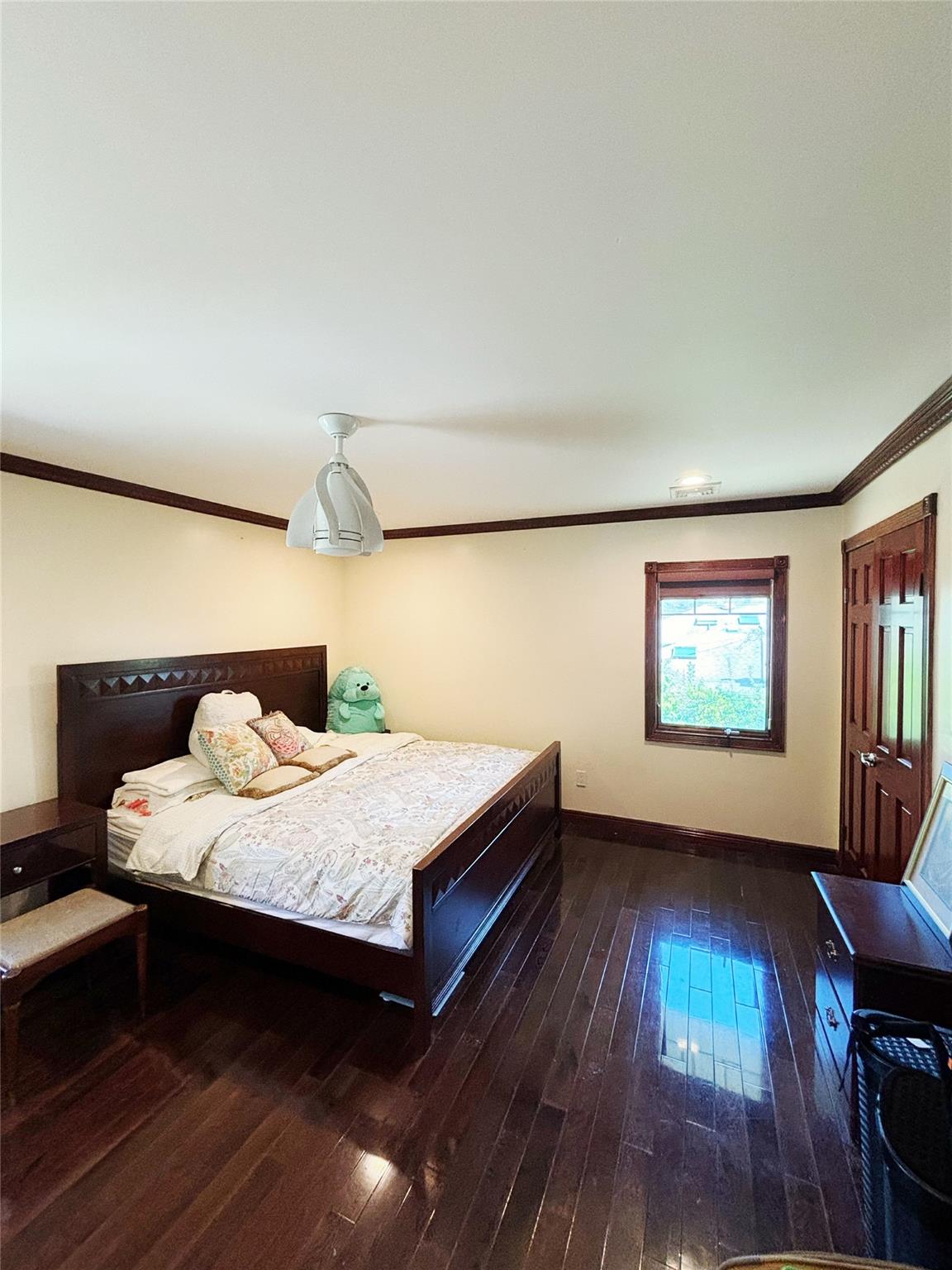 300 Ellen Place Property Photo 8