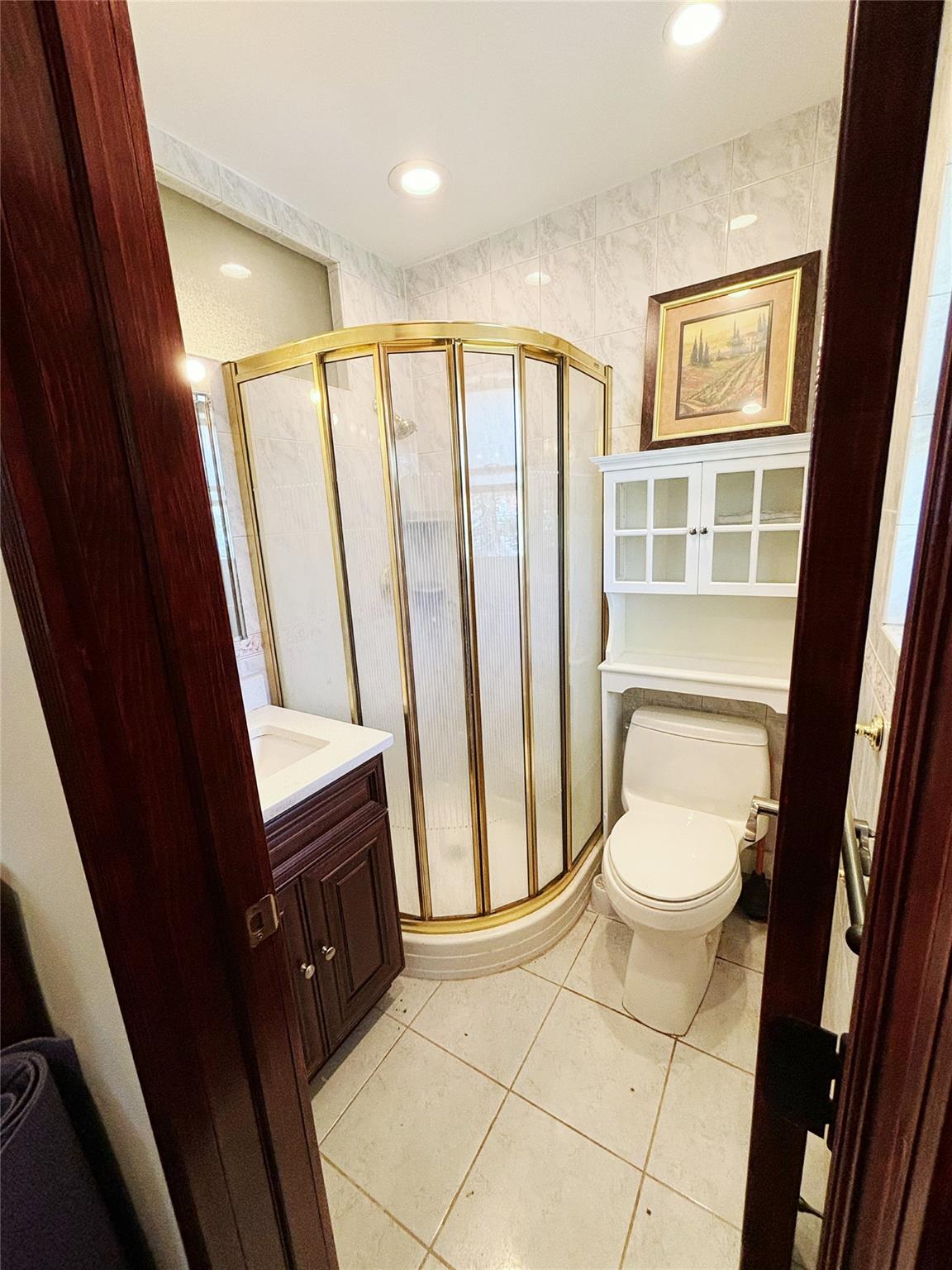 300 Ellen Place Property Photo 10