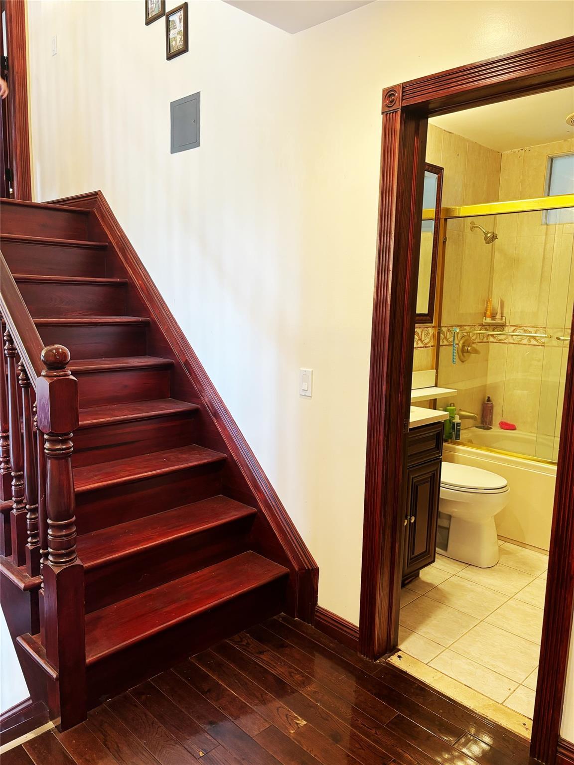 300 Ellen Place Property Photo 14