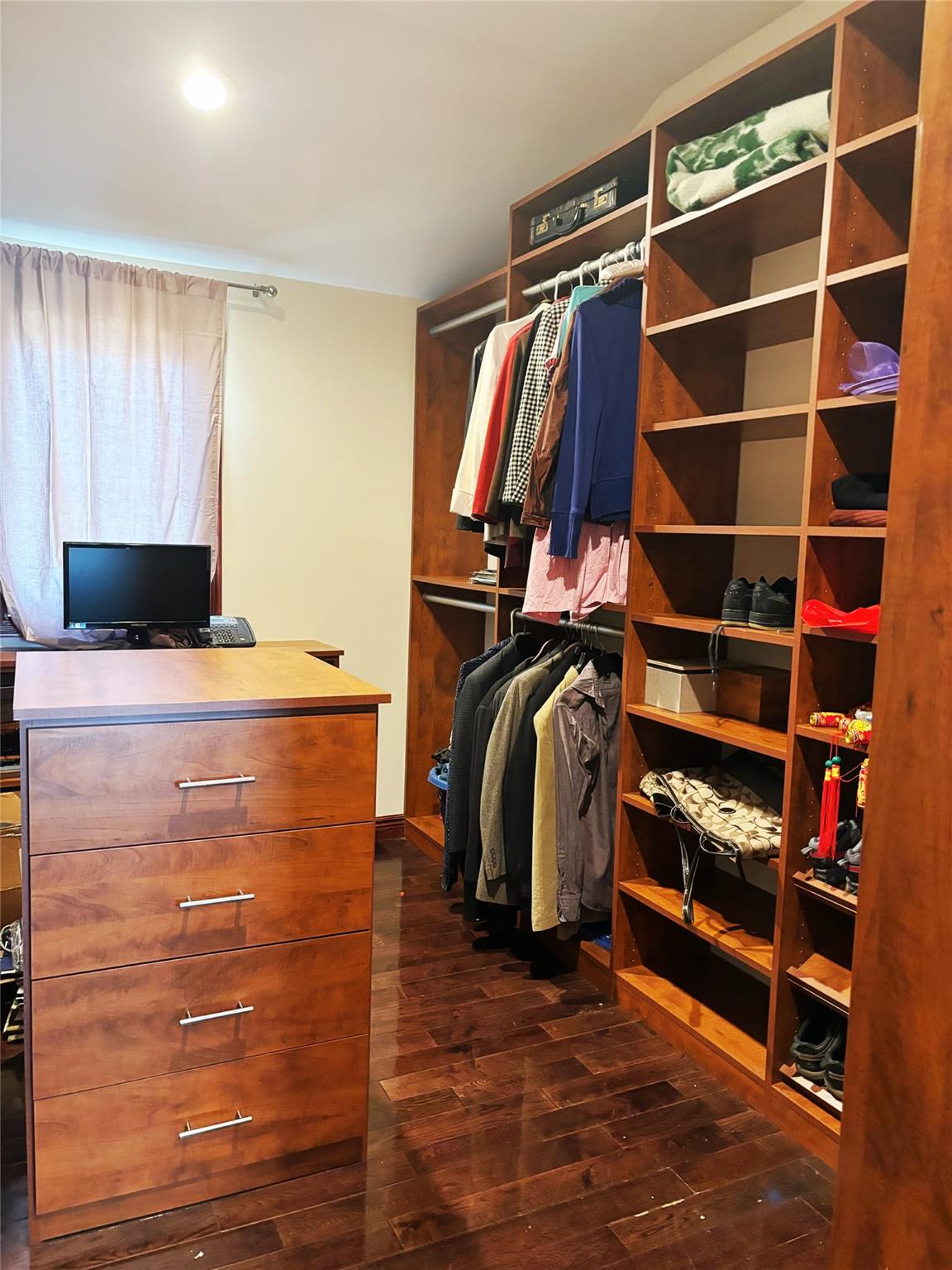 300 Ellen Place Property Photo 17